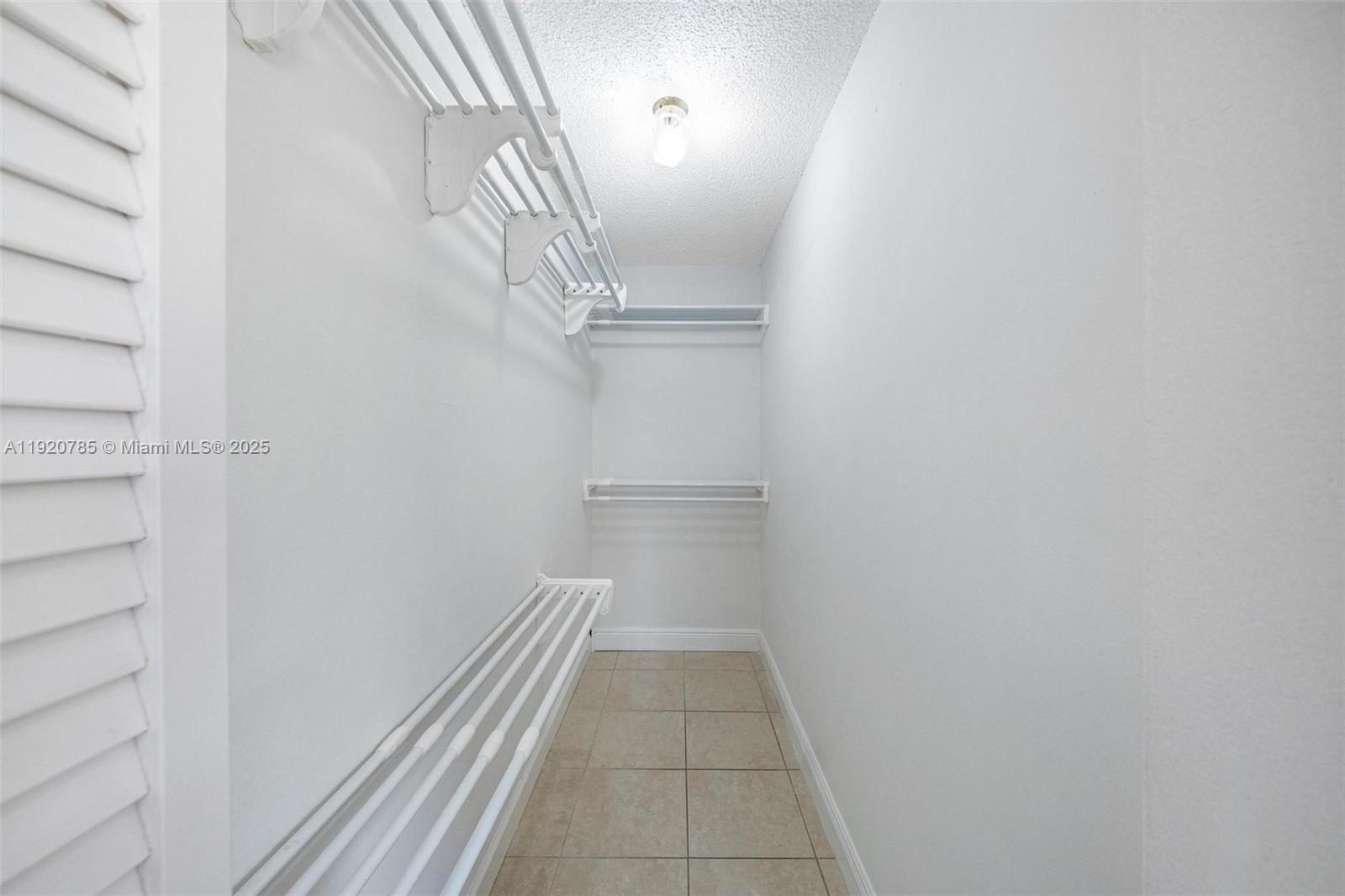 1281 W 42nd St Hialeah, FL 33012