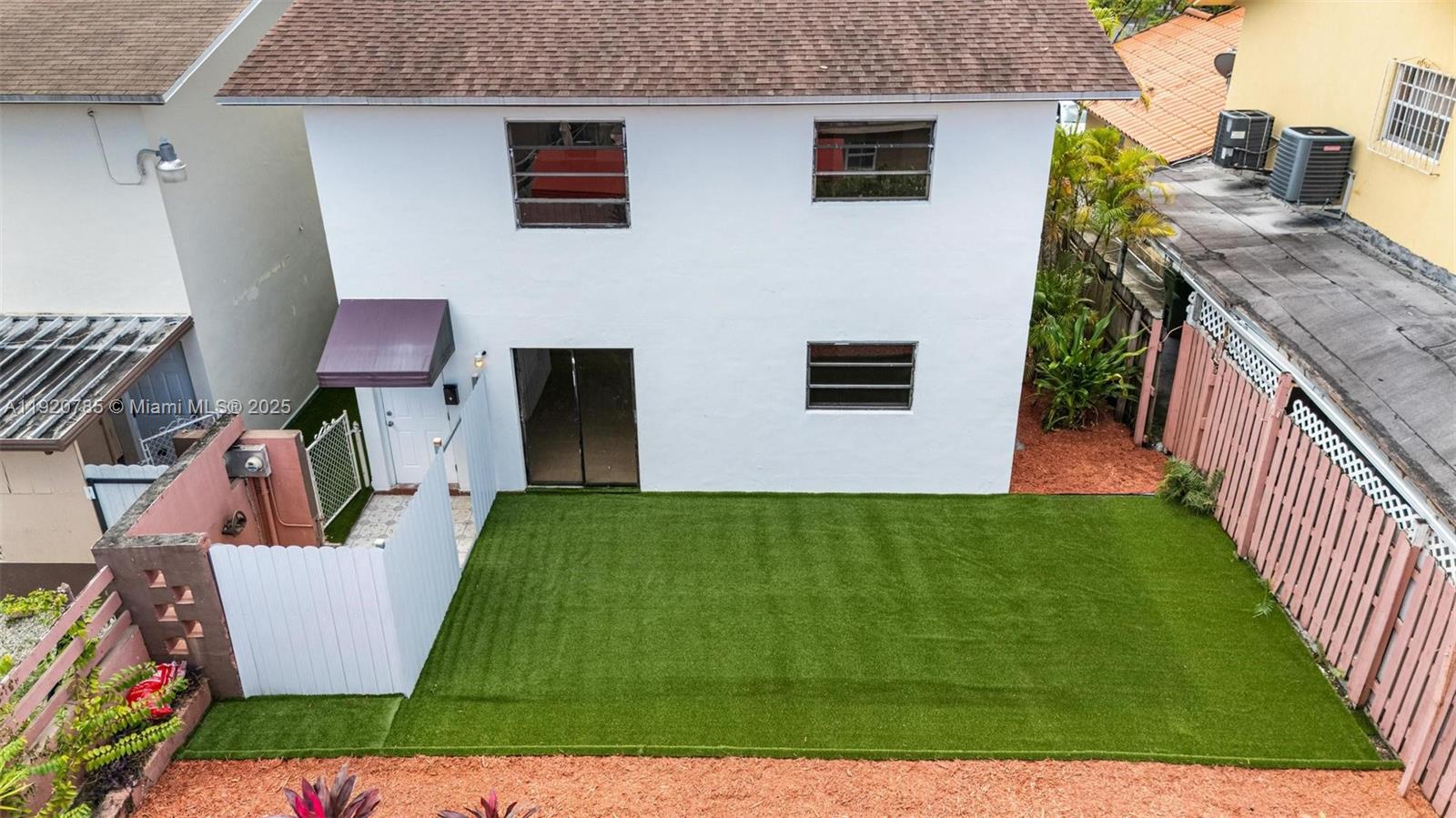 1281 W 42nd St Hialeah, FL 33012