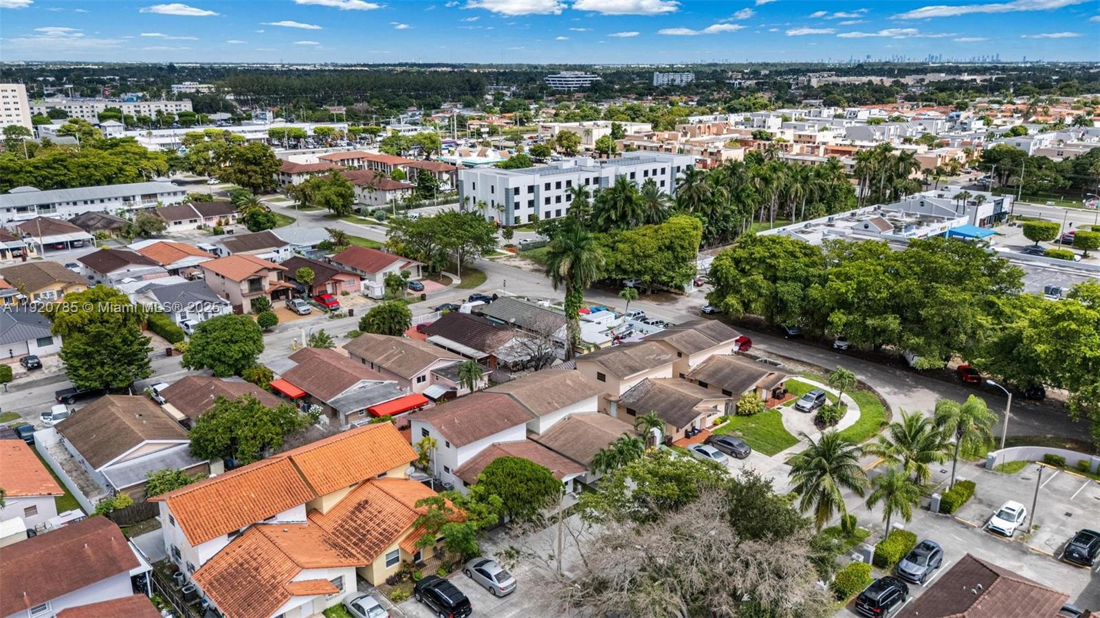 1281 W 42nd St Hialeah, FL 33012