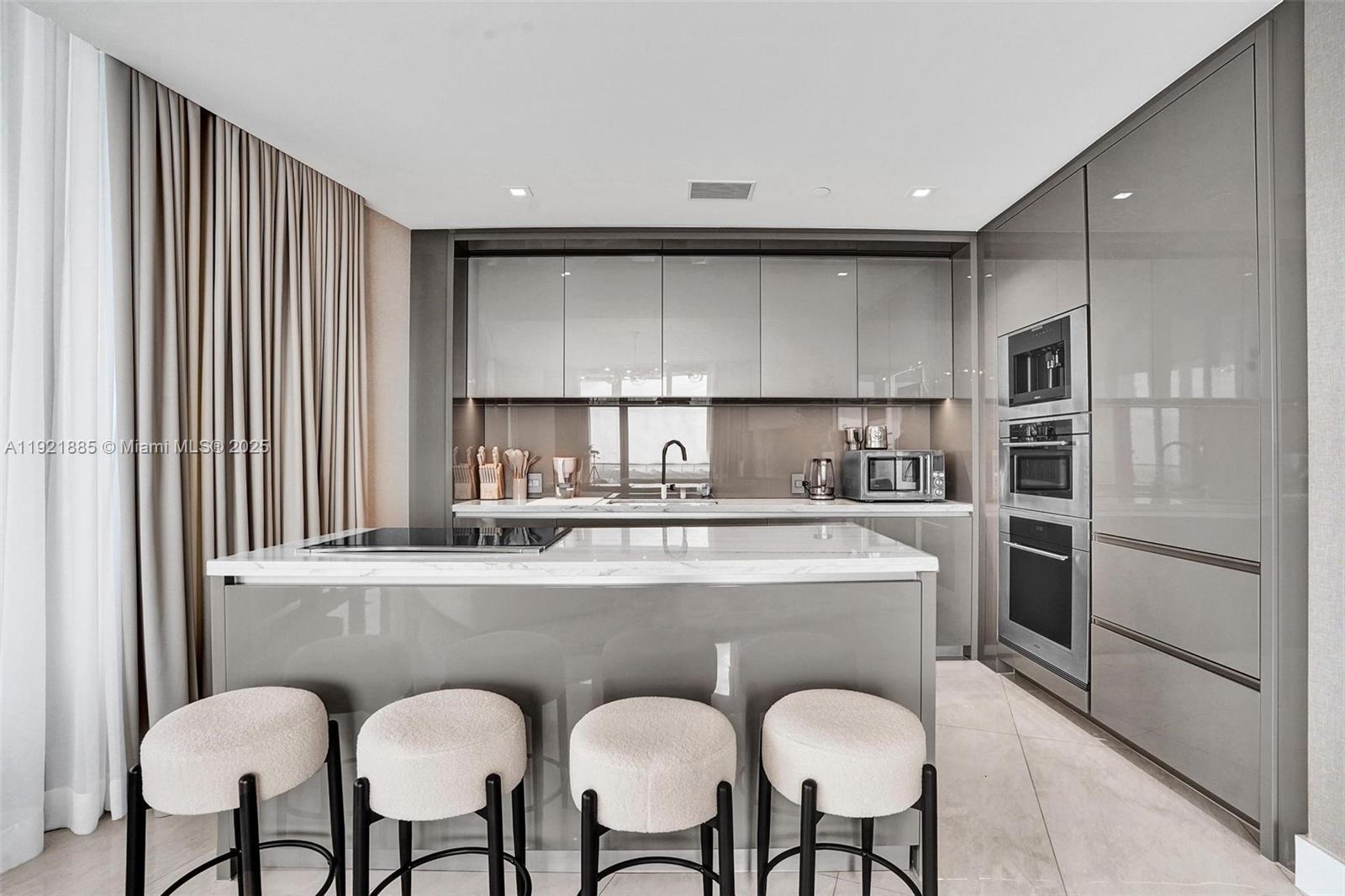 18975 Collins Ave #5205 Sunny Isles Beach, FL 33160