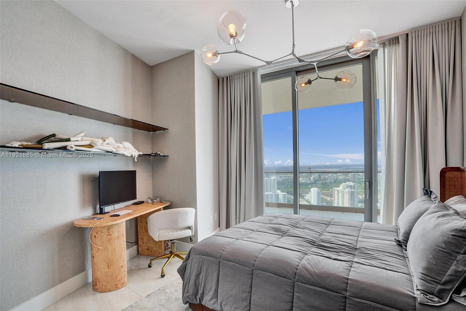 18975 Collins Ave #5205 Sunny Isles Beach, FL 33160