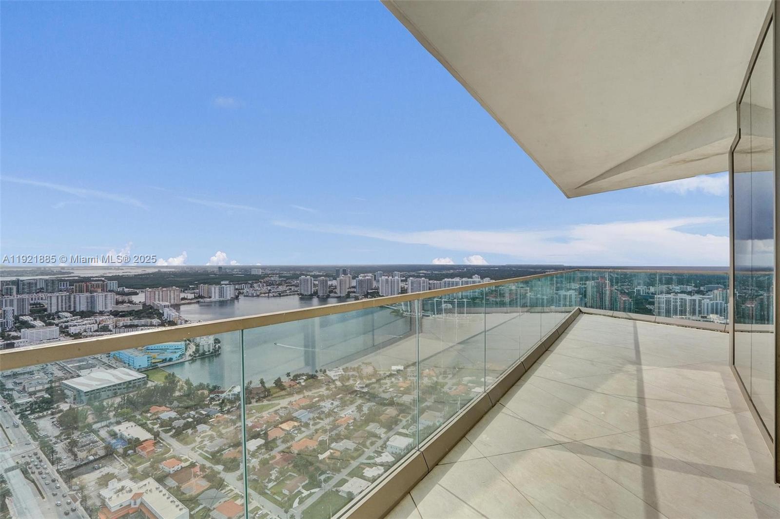 18975 Collins Ave #5205 Sunny Isles Beach, FL 33160