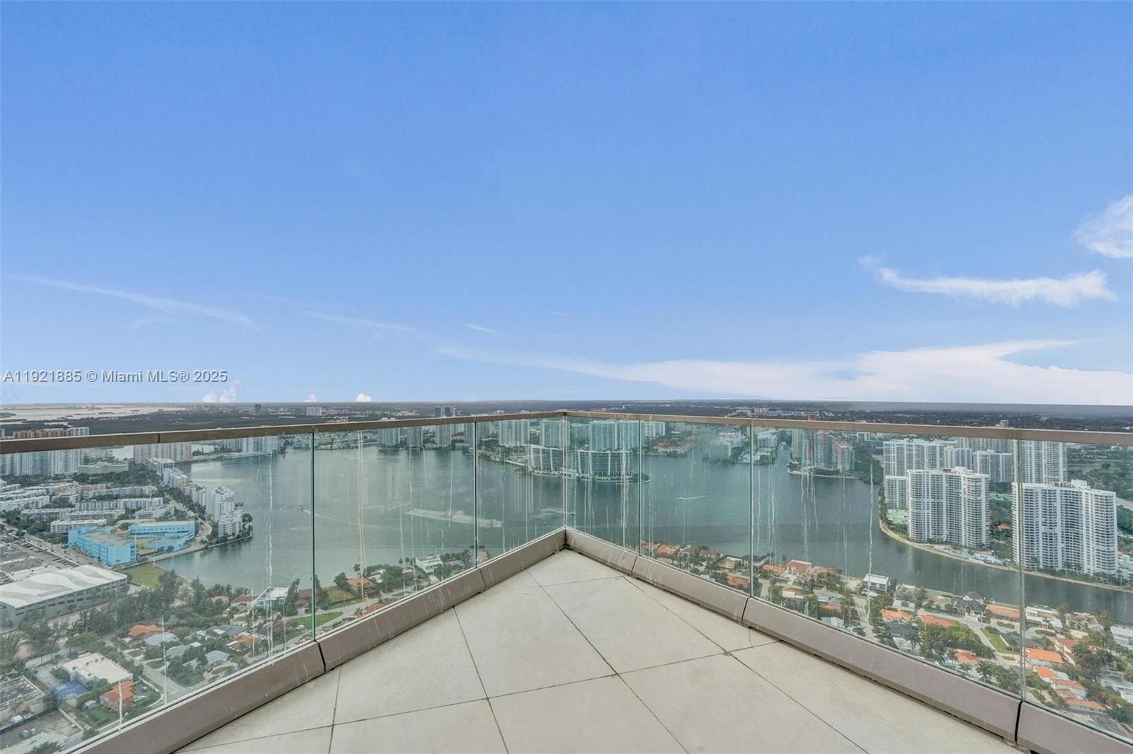 18975 Collins Ave #5205 Sunny Isles Beach, FL 33160