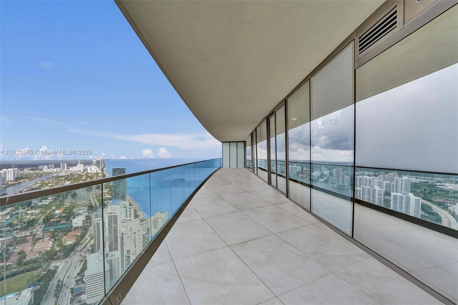 18975 Collins Ave #5205 Sunny Isles Beach, FL 33160