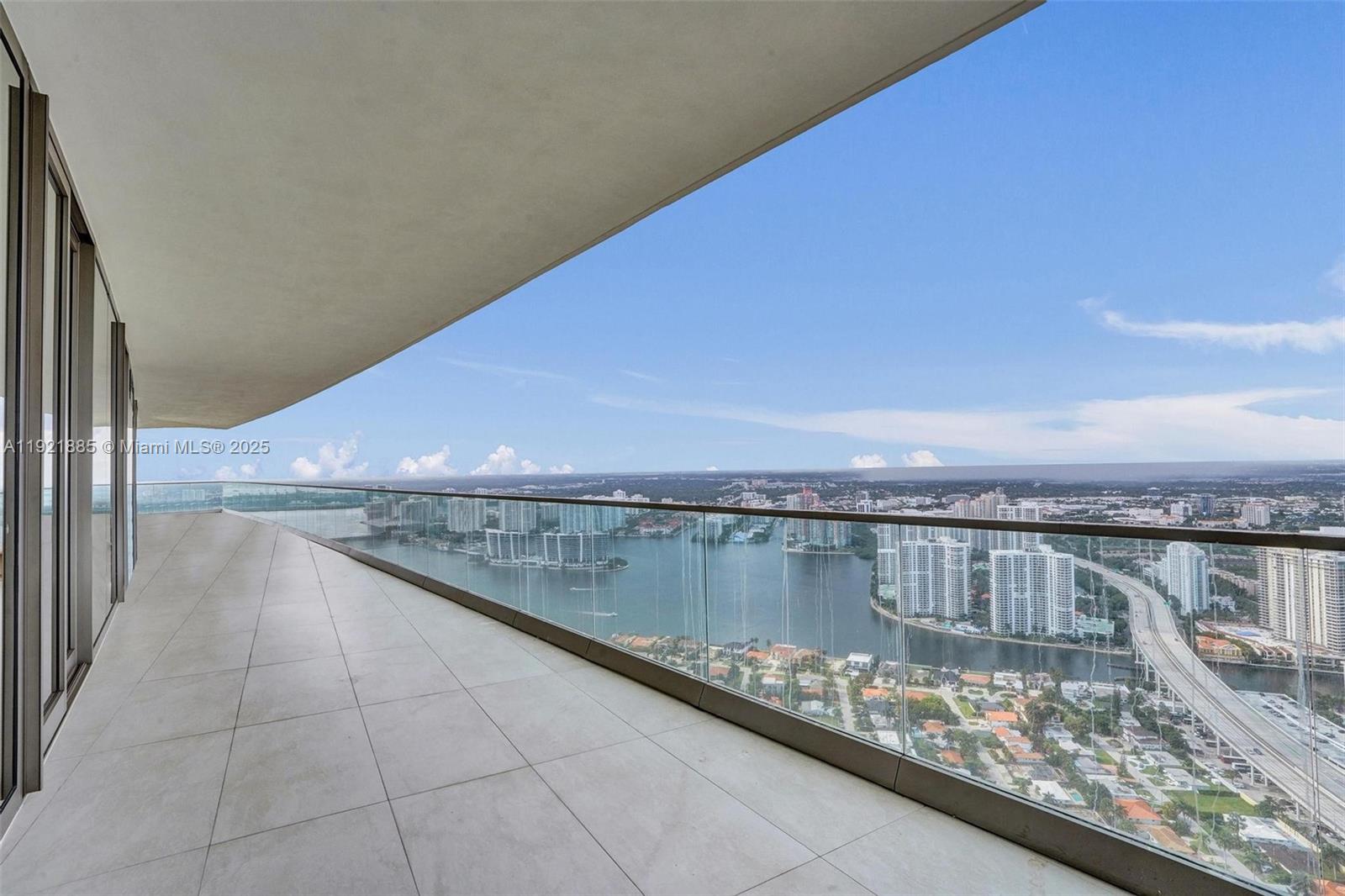 18975 Collins Ave #5205 Sunny Isles Beach, FL 33160