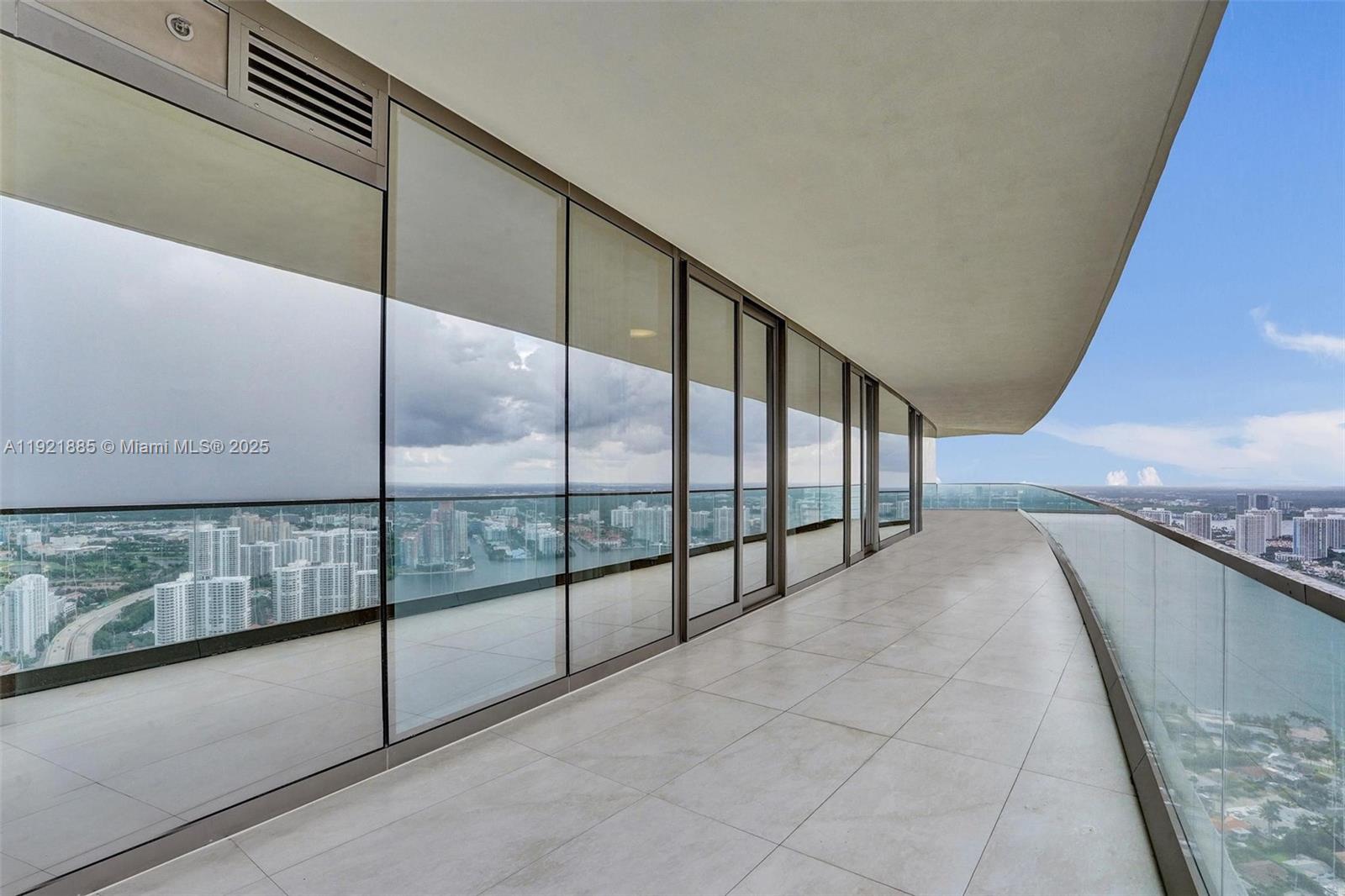 18975 Collins Ave #5205 Sunny Isles Beach, FL 33160