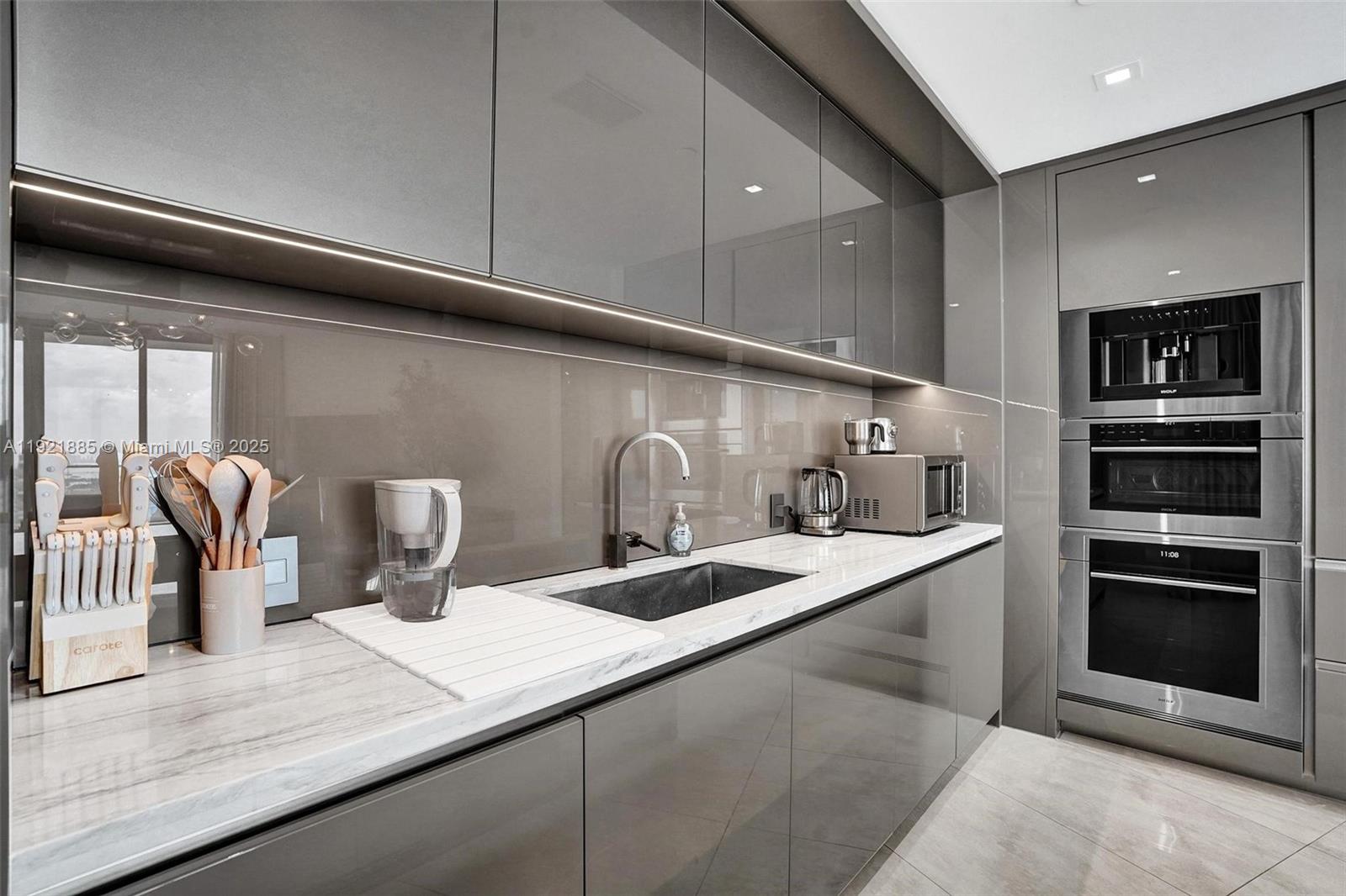 18975 Collins Ave #5205 Sunny Isles Beach, FL 33160