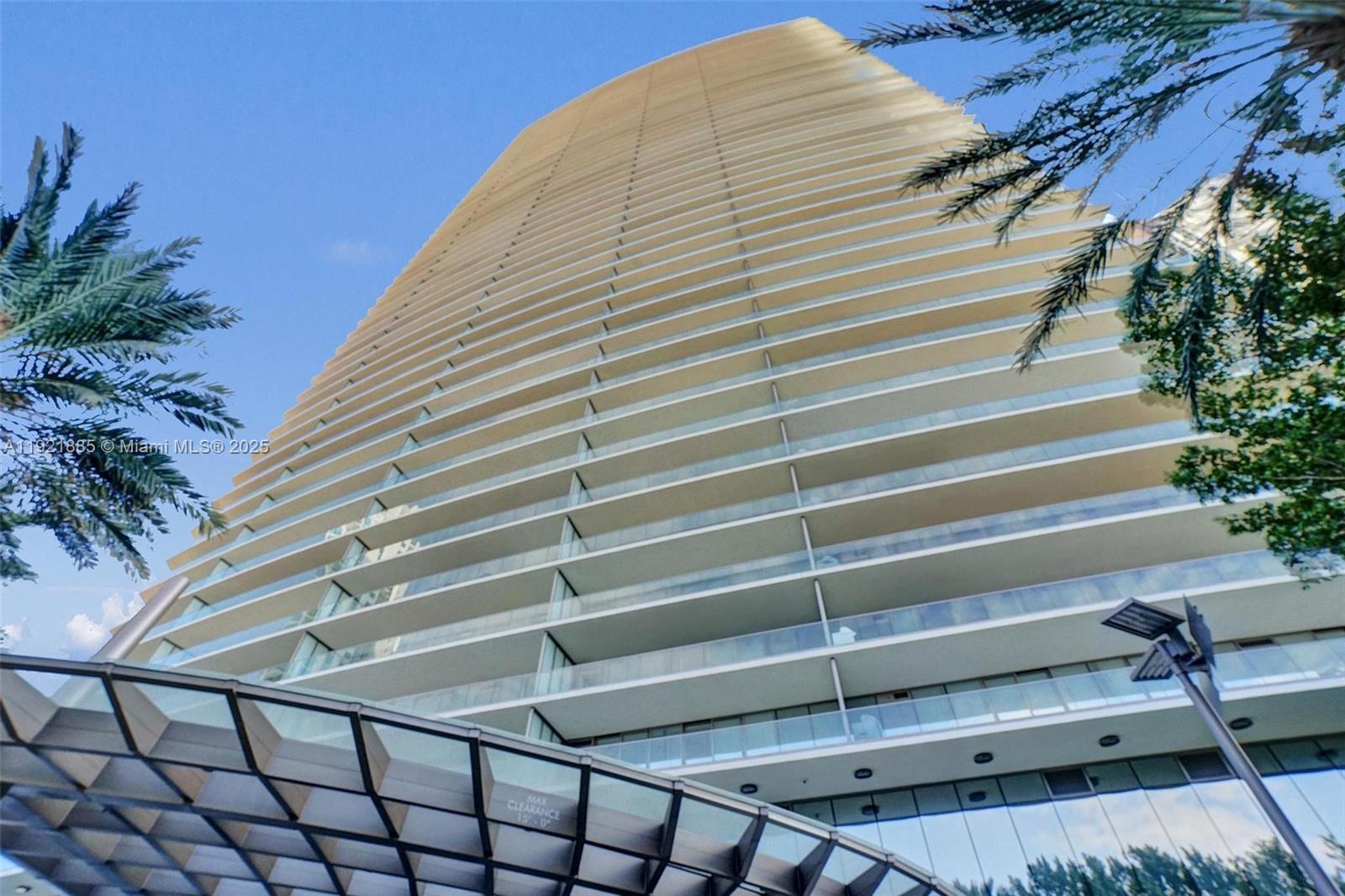 18975 Collins Ave #5205 Sunny Isles Beach, FL 33160