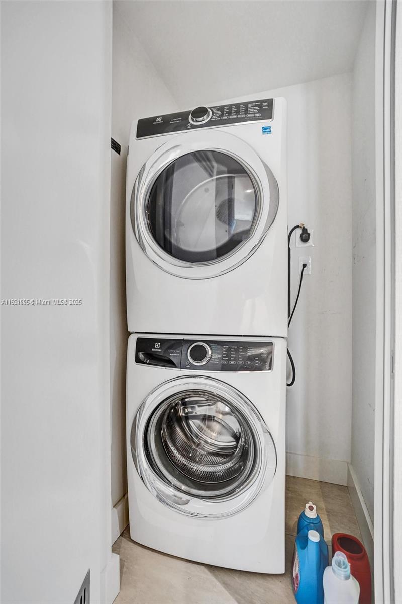 18975 Collins Ave #5205 Sunny Isles Beach, FL 33160