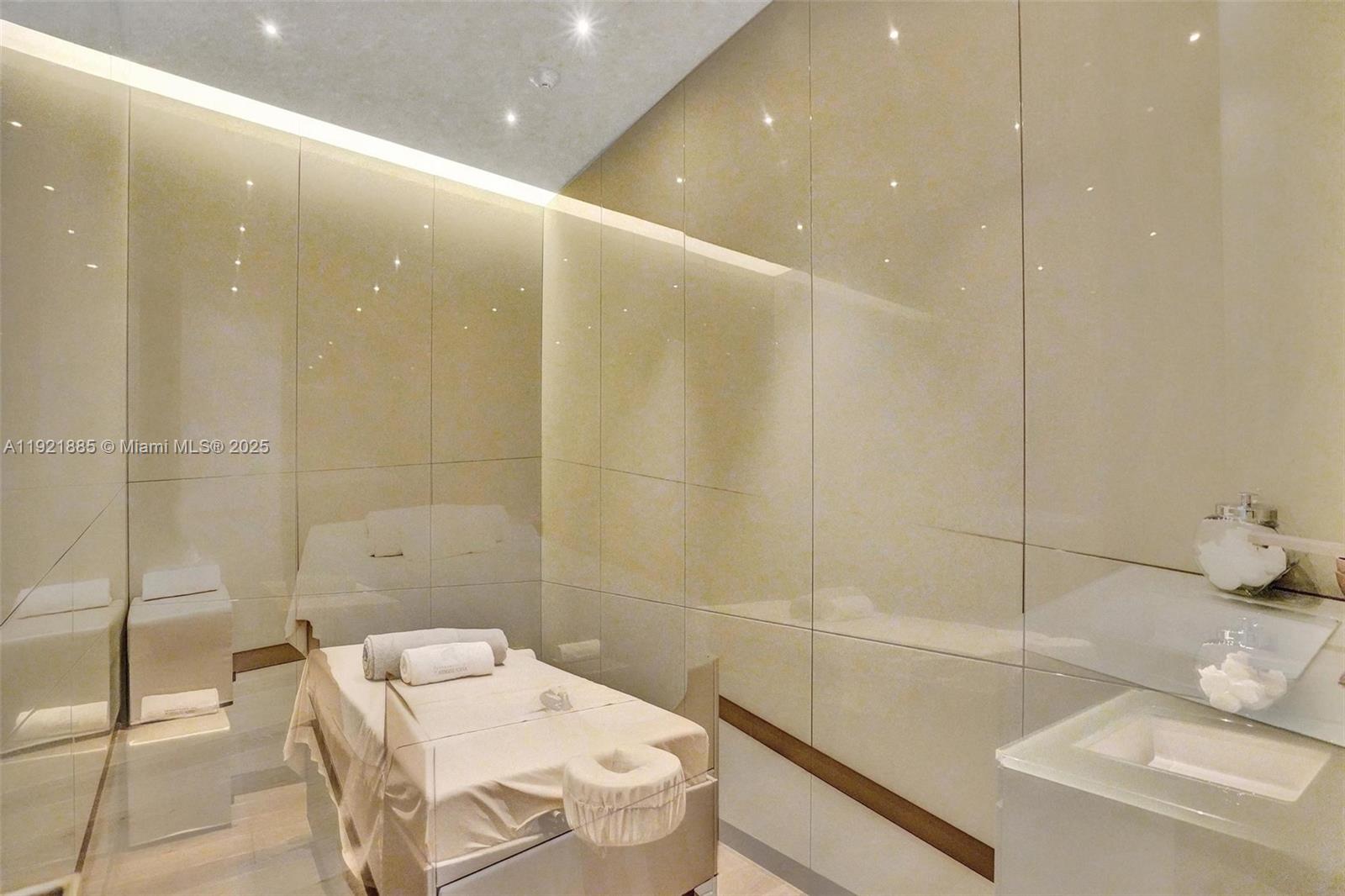 18975 Collins Ave #5205 Sunny Isles Beach, FL 33160