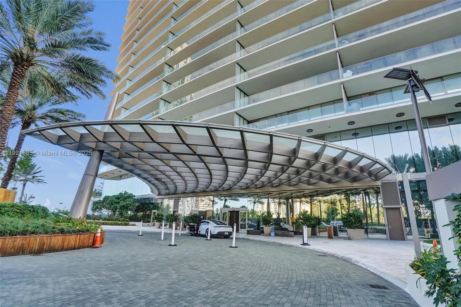 18975 Collins Ave #5205 Sunny Isles Beach, FL 33160