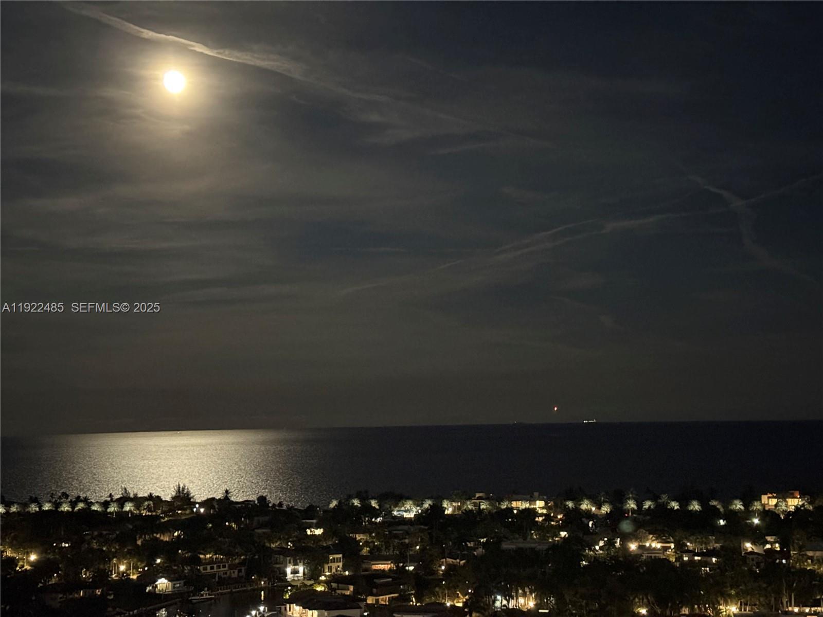 19955 NE 38th Ct #2205 Aventura, FL 33180