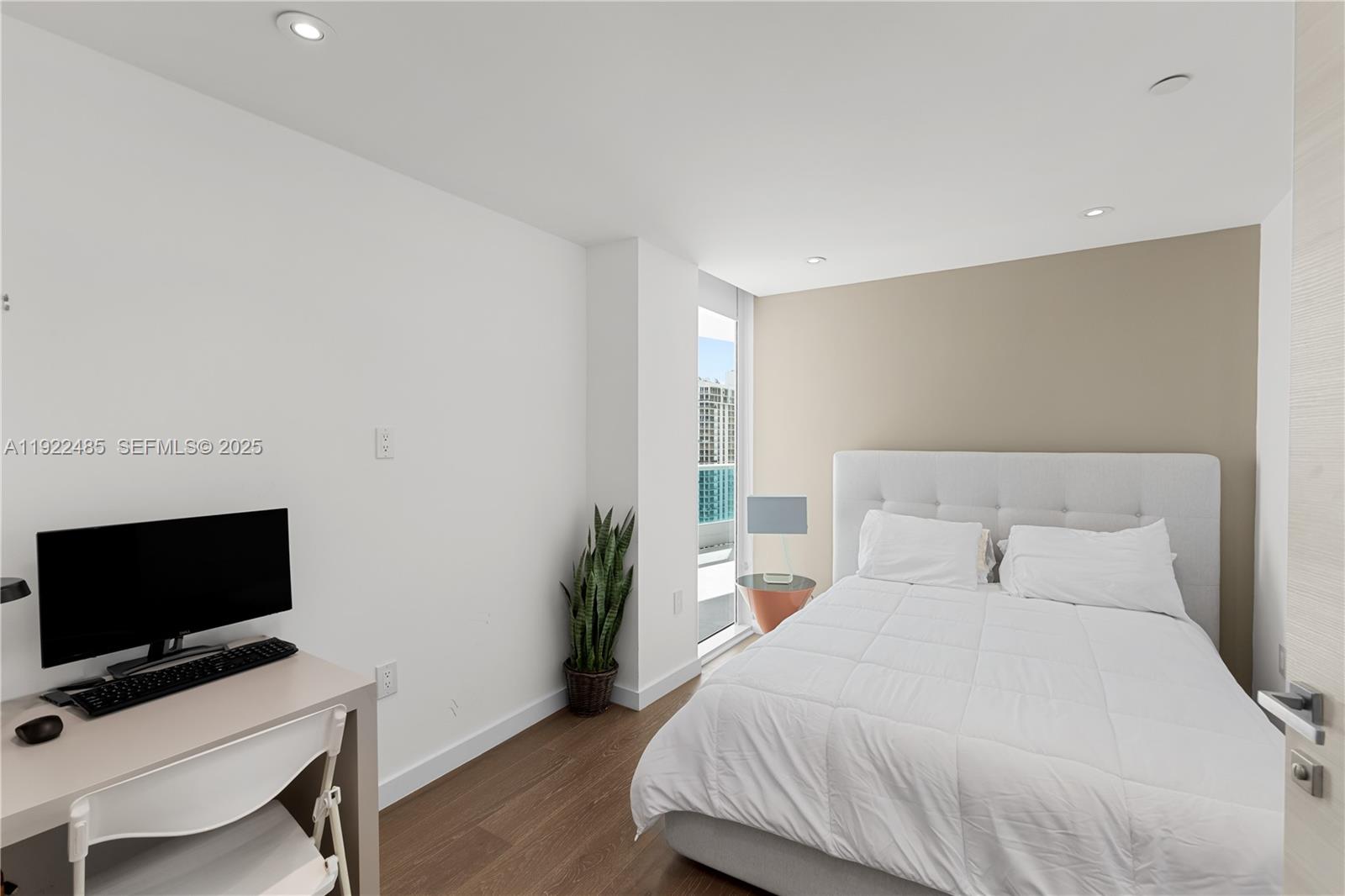 19955 NE 38th Ct #2205 Aventura, FL 33180