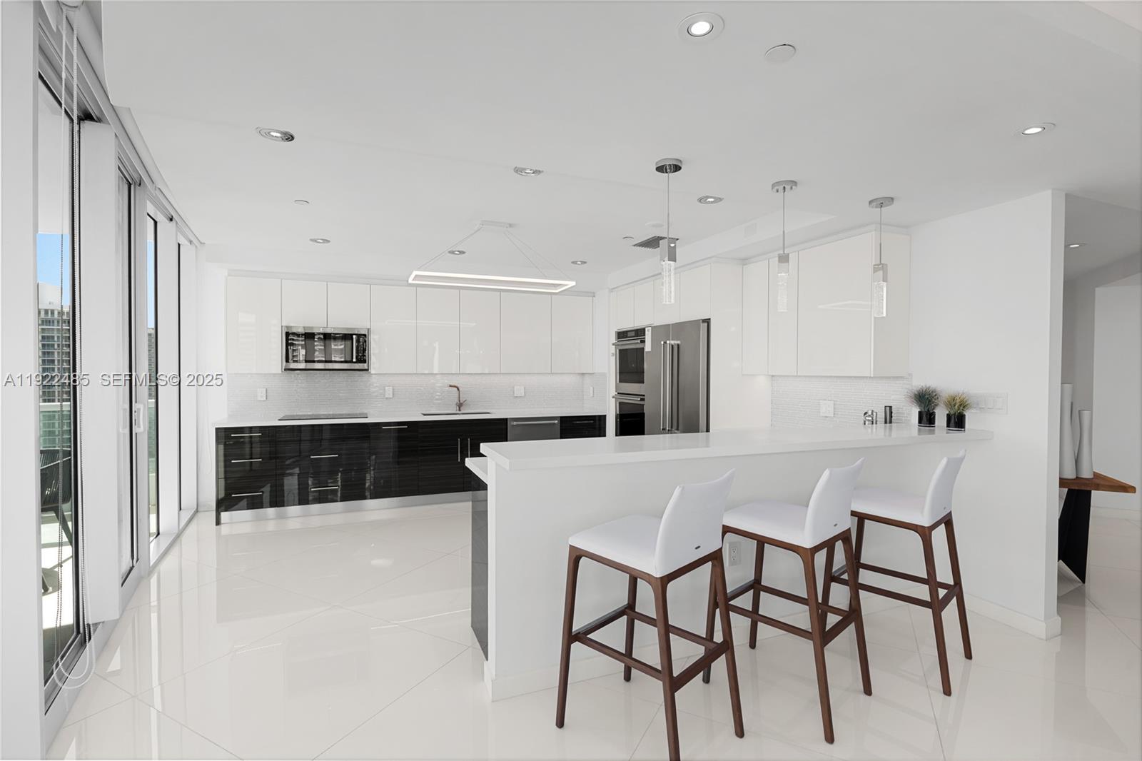 19955 NE 38th Ct #2205 Aventura, FL 33180