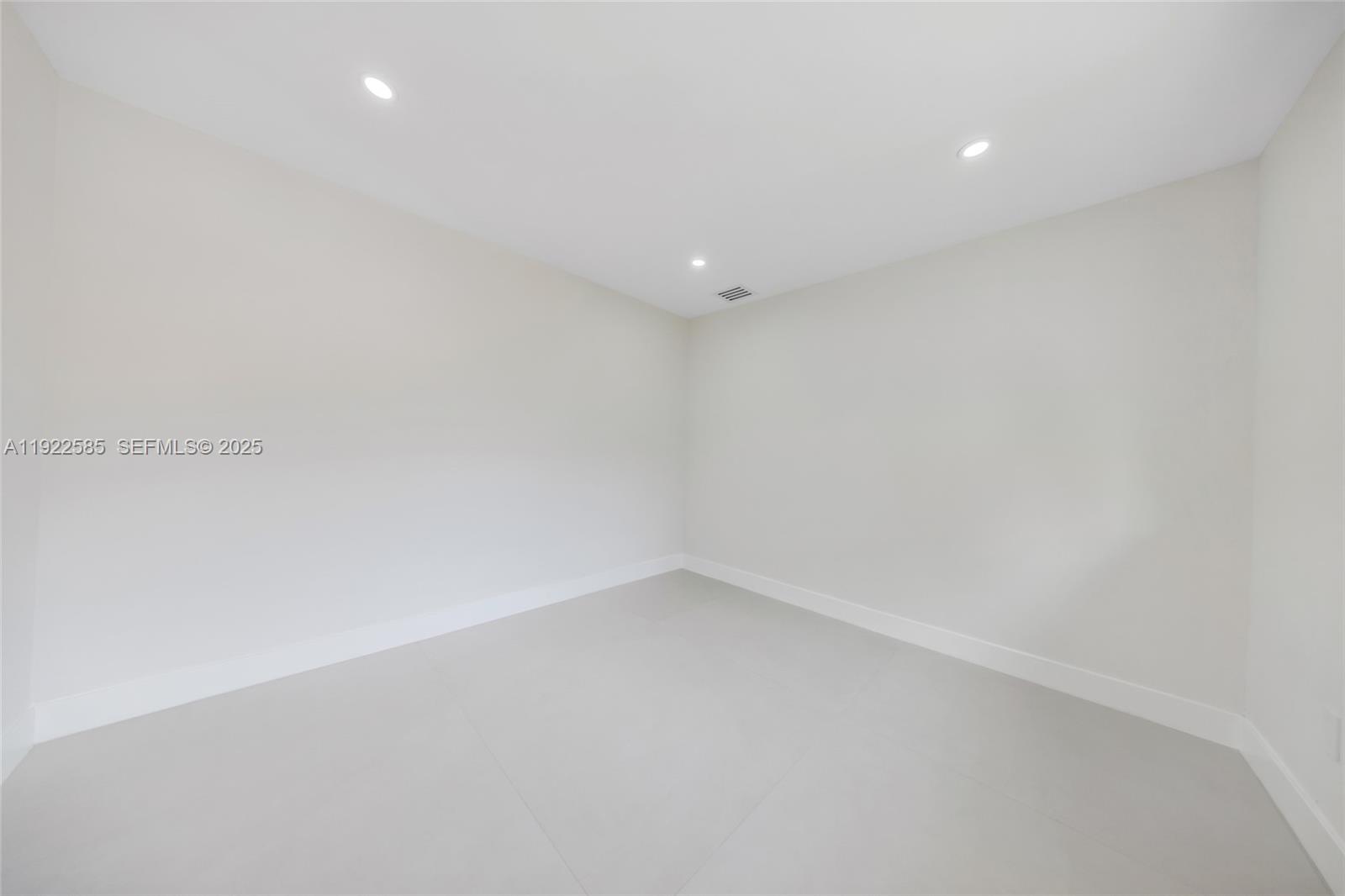 8120 SW 162nd St Palmetto Bay, FL 33157