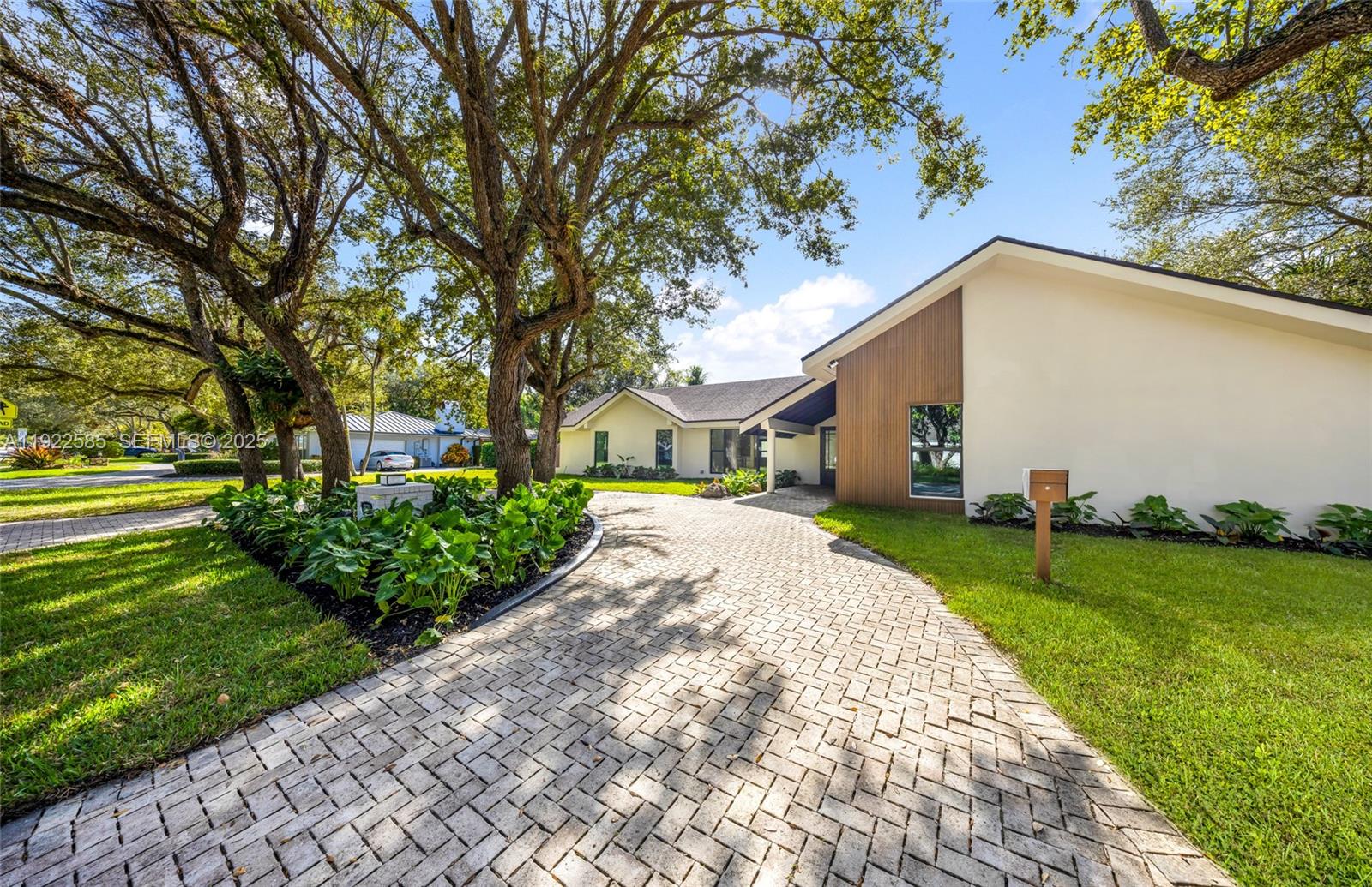 8120 SW 162nd St Palmetto Bay, FL 33157