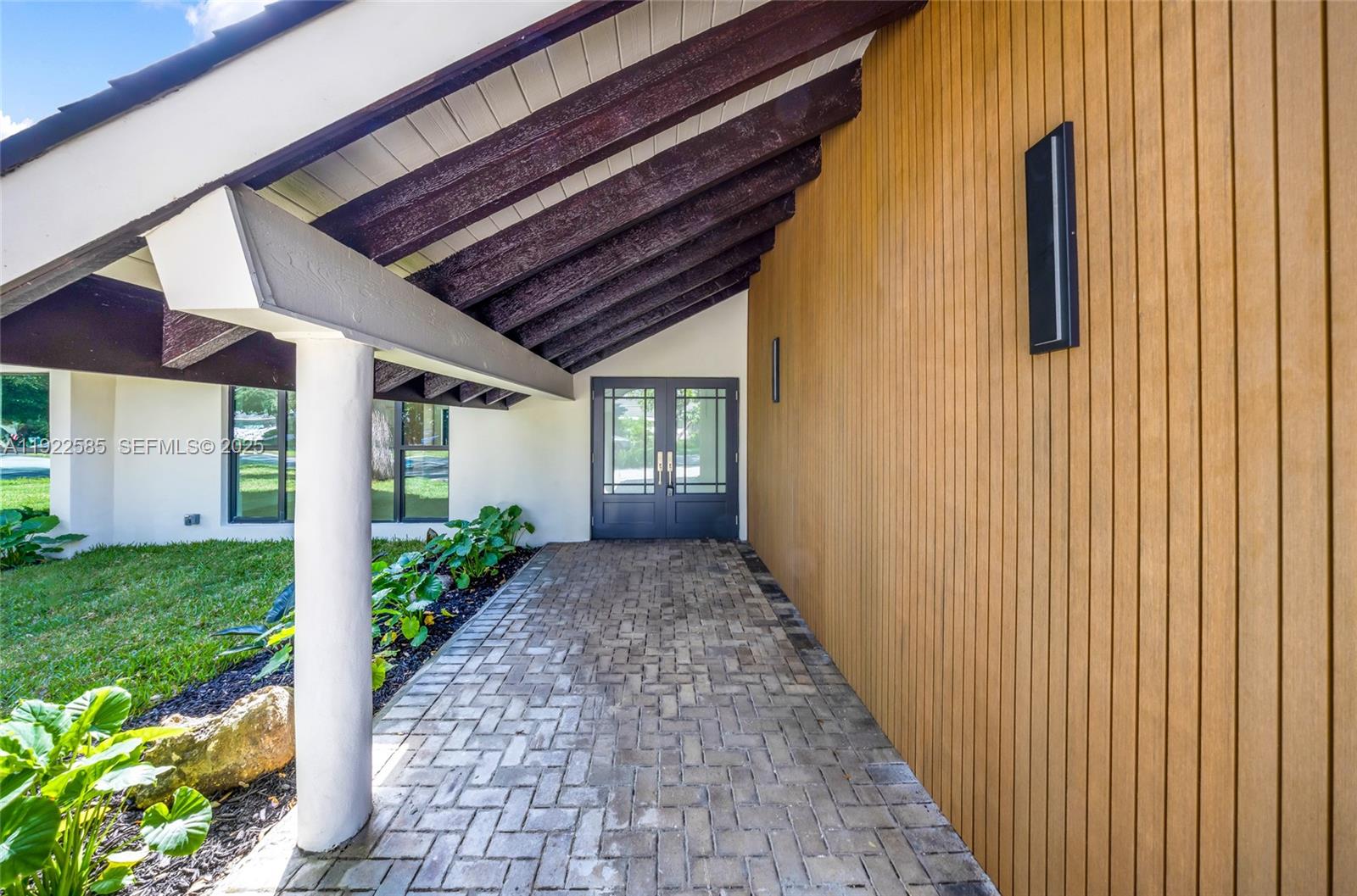 8120 SW 162nd St Palmetto Bay, FL 33157