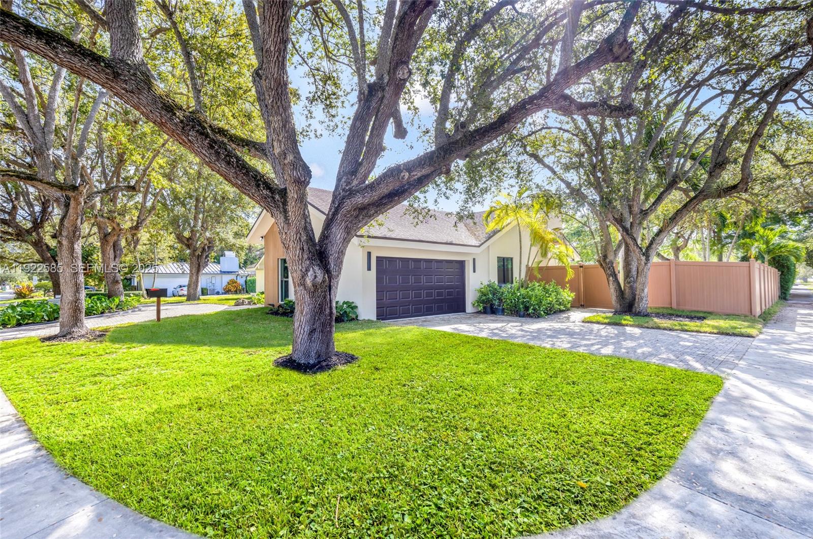 8120 SW 162nd St Palmetto Bay, FL 33157