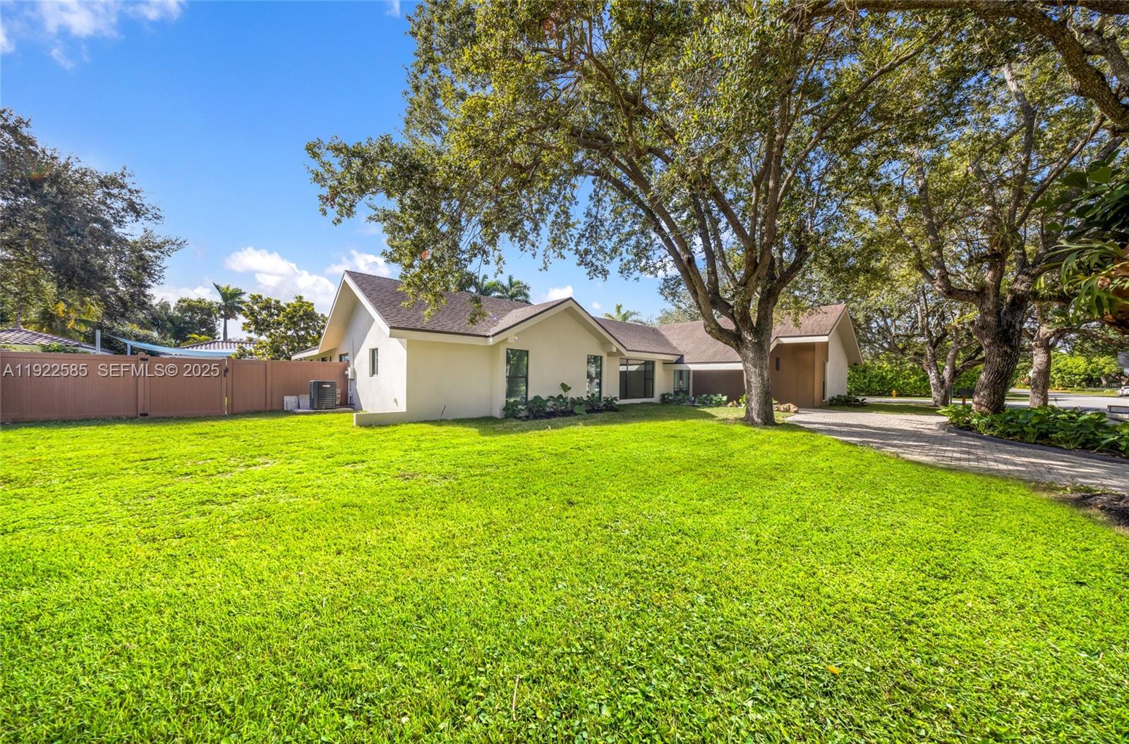 8120 SW 162nd St Palmetto Bay, FL 33157