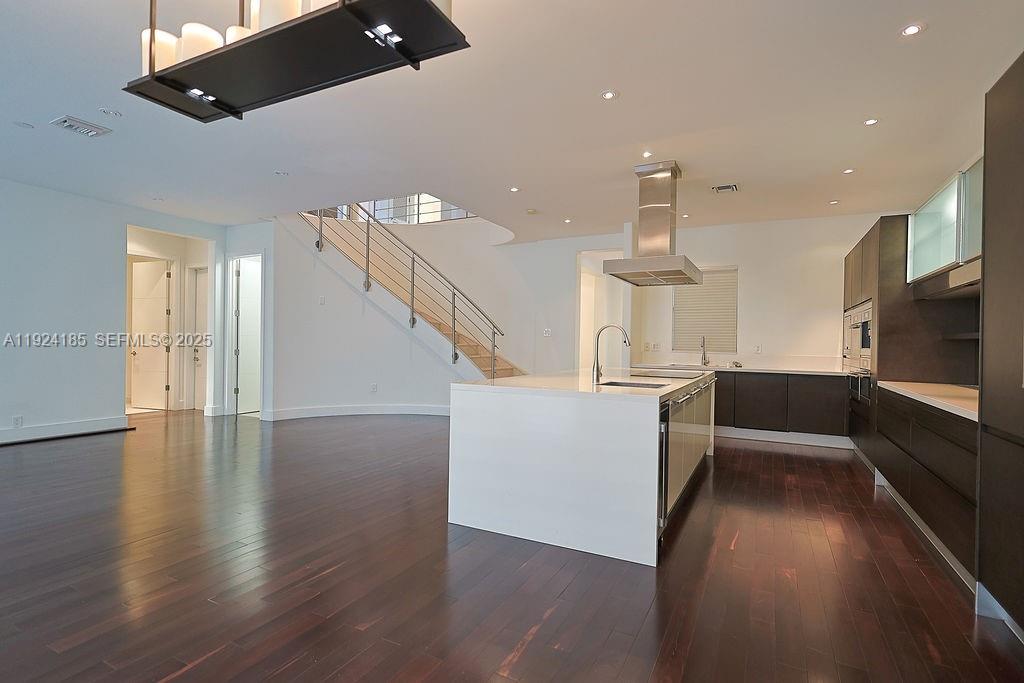 6853 NW 113th Pl Doral, FL 33178