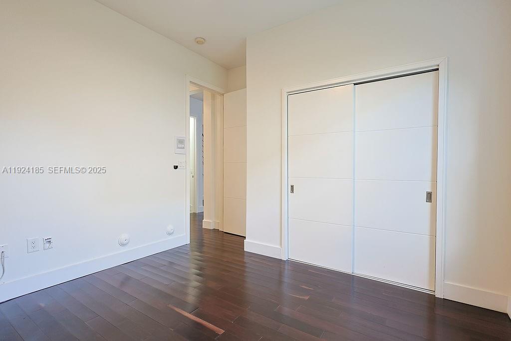 6853 NW 113th Pl Doral, FL 33178