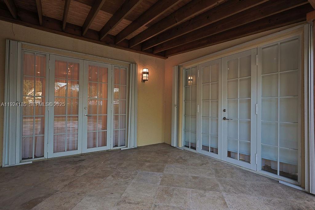 6853 NW 113th Pl Doral, FL 33178