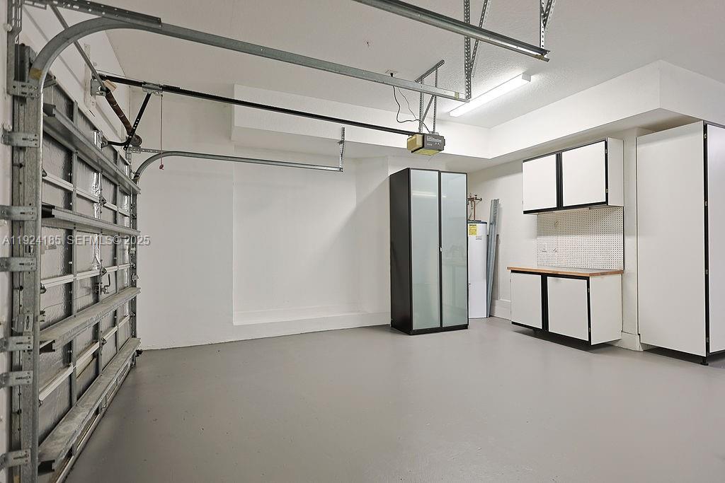 6853 NW 113th Pl Doral, FL 33178