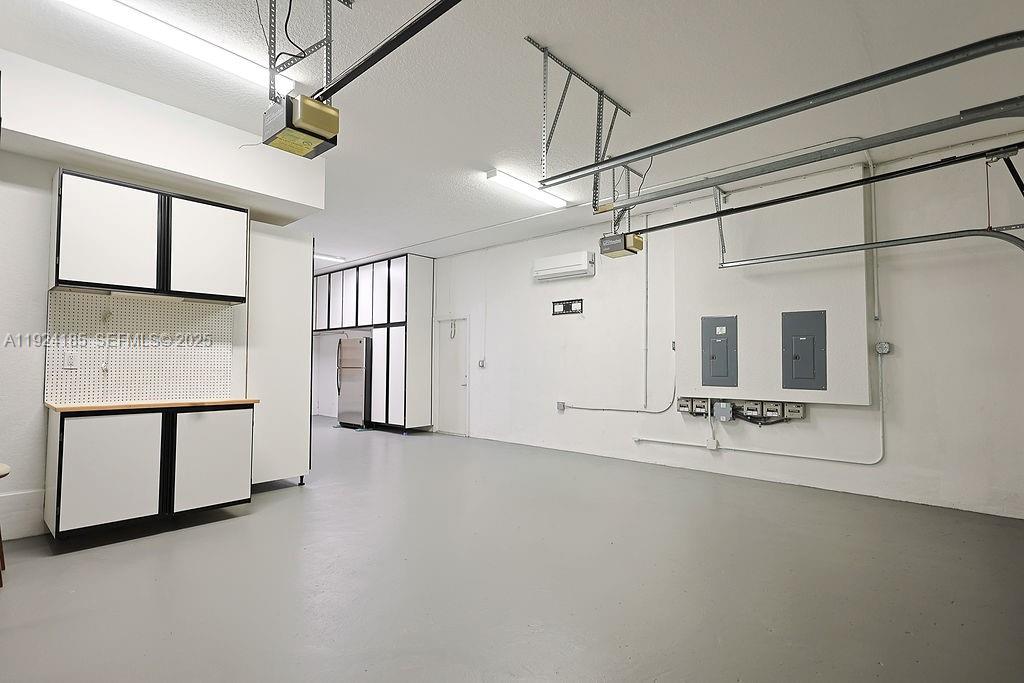 6853 NW 113th Pl Doral, FL 33178