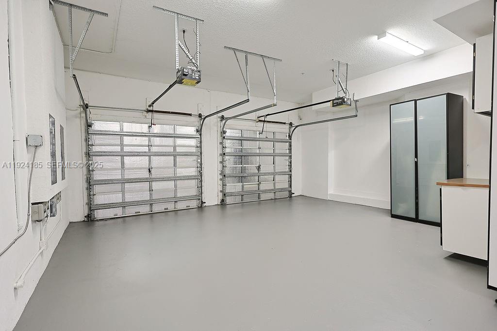 6853 NW 113th Pl Doral, FL 33178