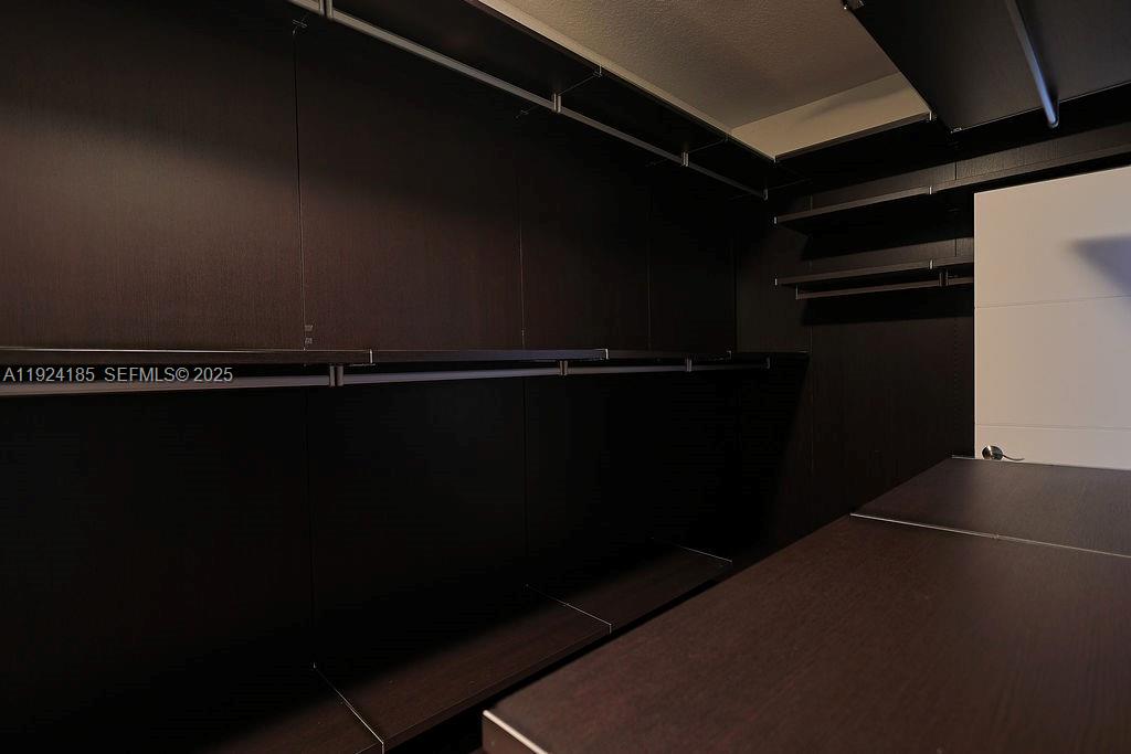 6853 NW 113th Pl Doral, FL 33178