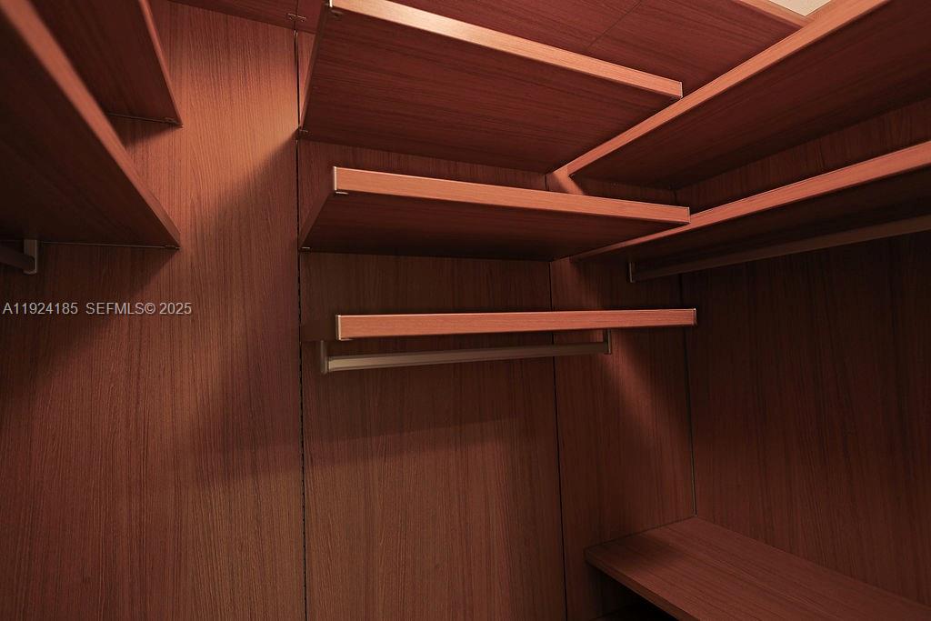 6853 NW 113th Pl Doral, FL 33178