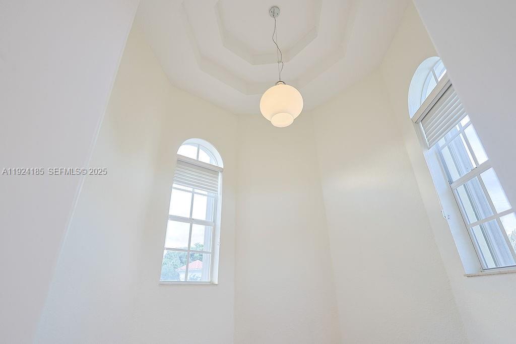 6853 NW 113th Pl Doral, FL 33178