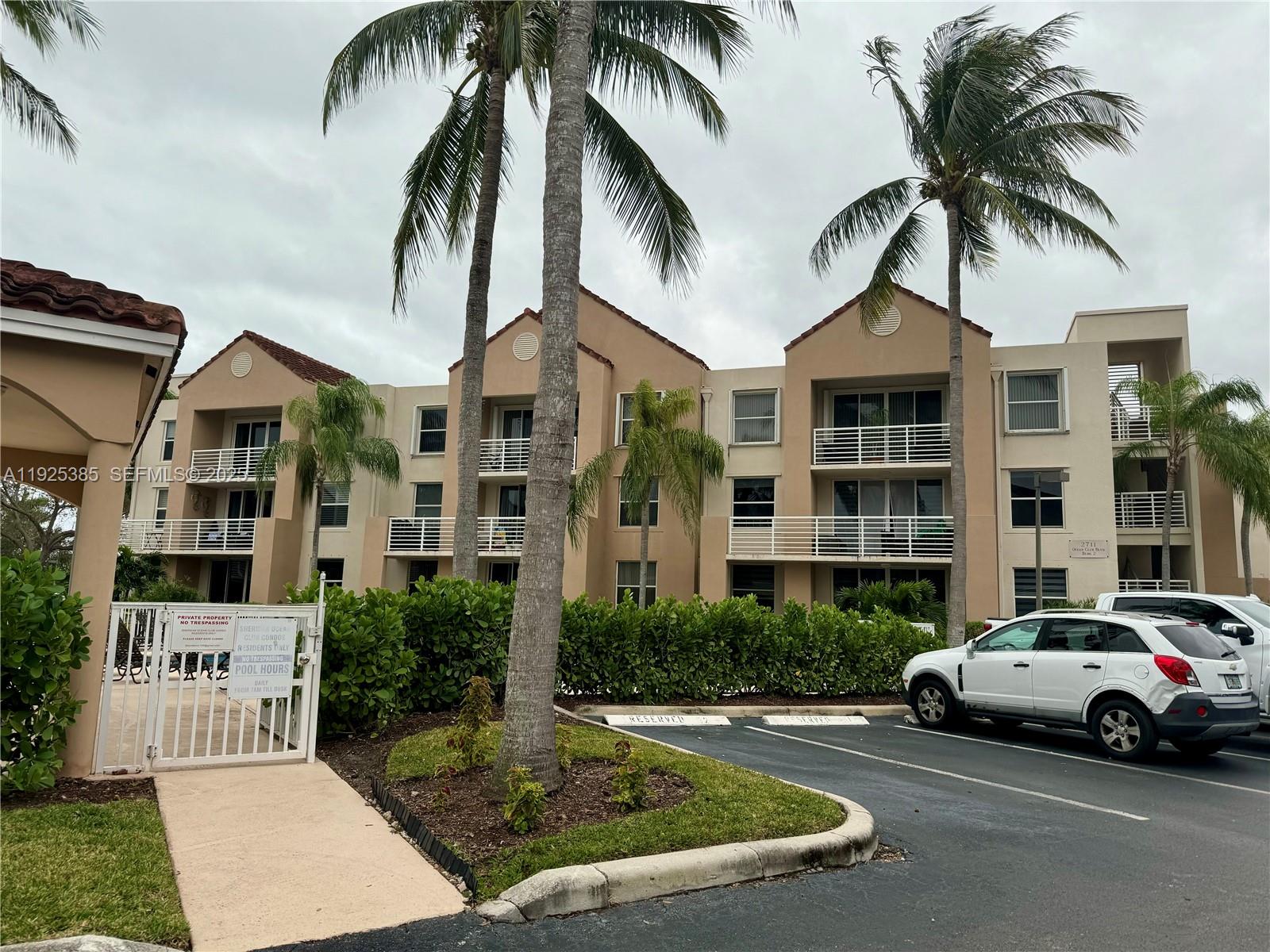 2711 Ocean Clb Blvd #202 Hollywood, FL 33019