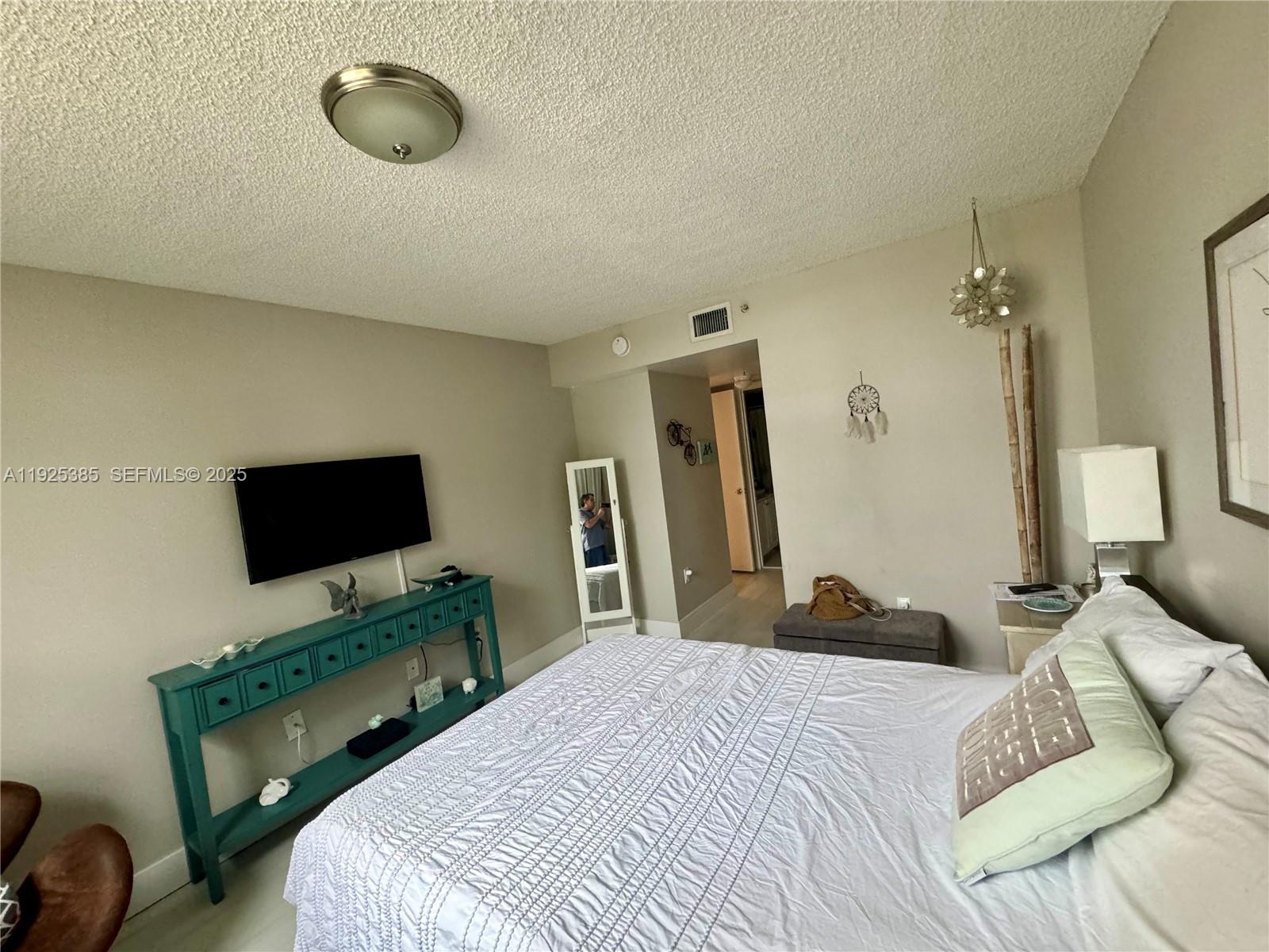 2711 Ocean Clb Blvd #202 Hollywood, FL 33019