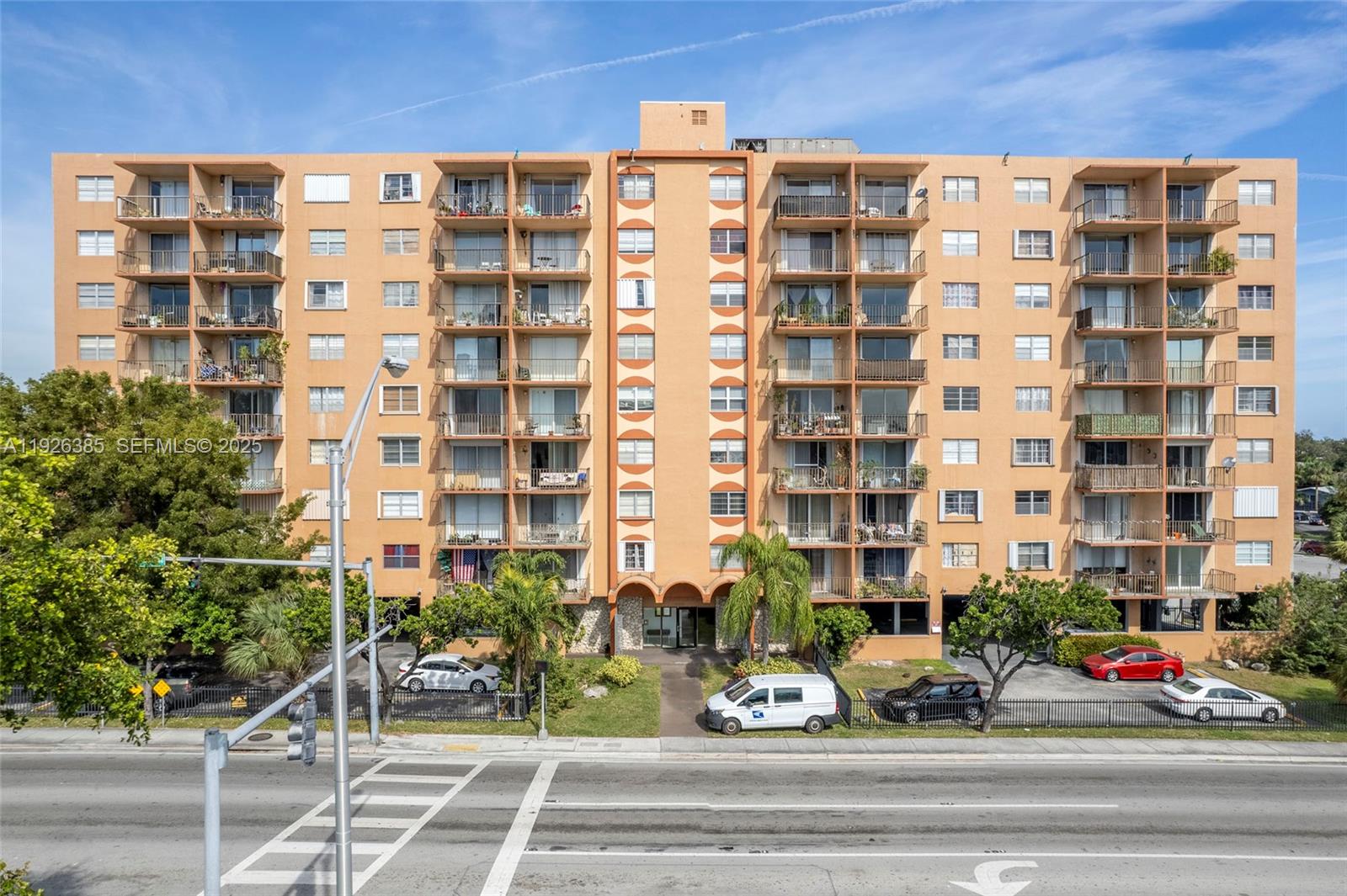 1465 NE 123rd St #PH9