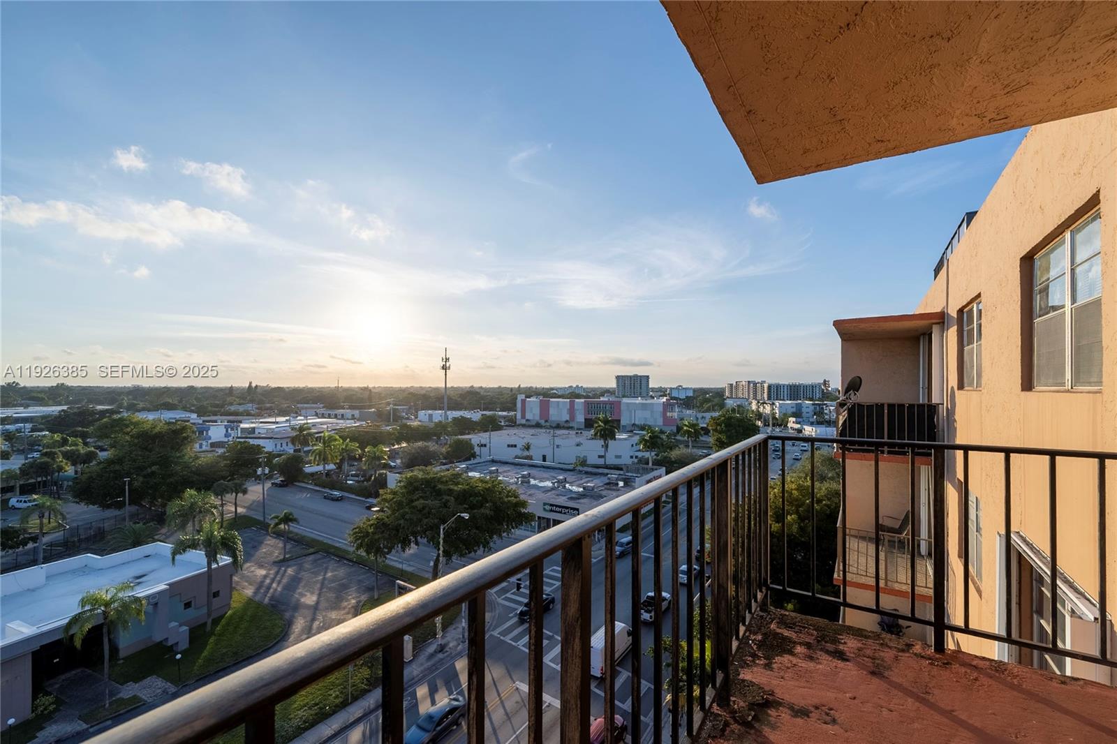 1465 NE 123rd St #PH9 North Miami, FL 33161