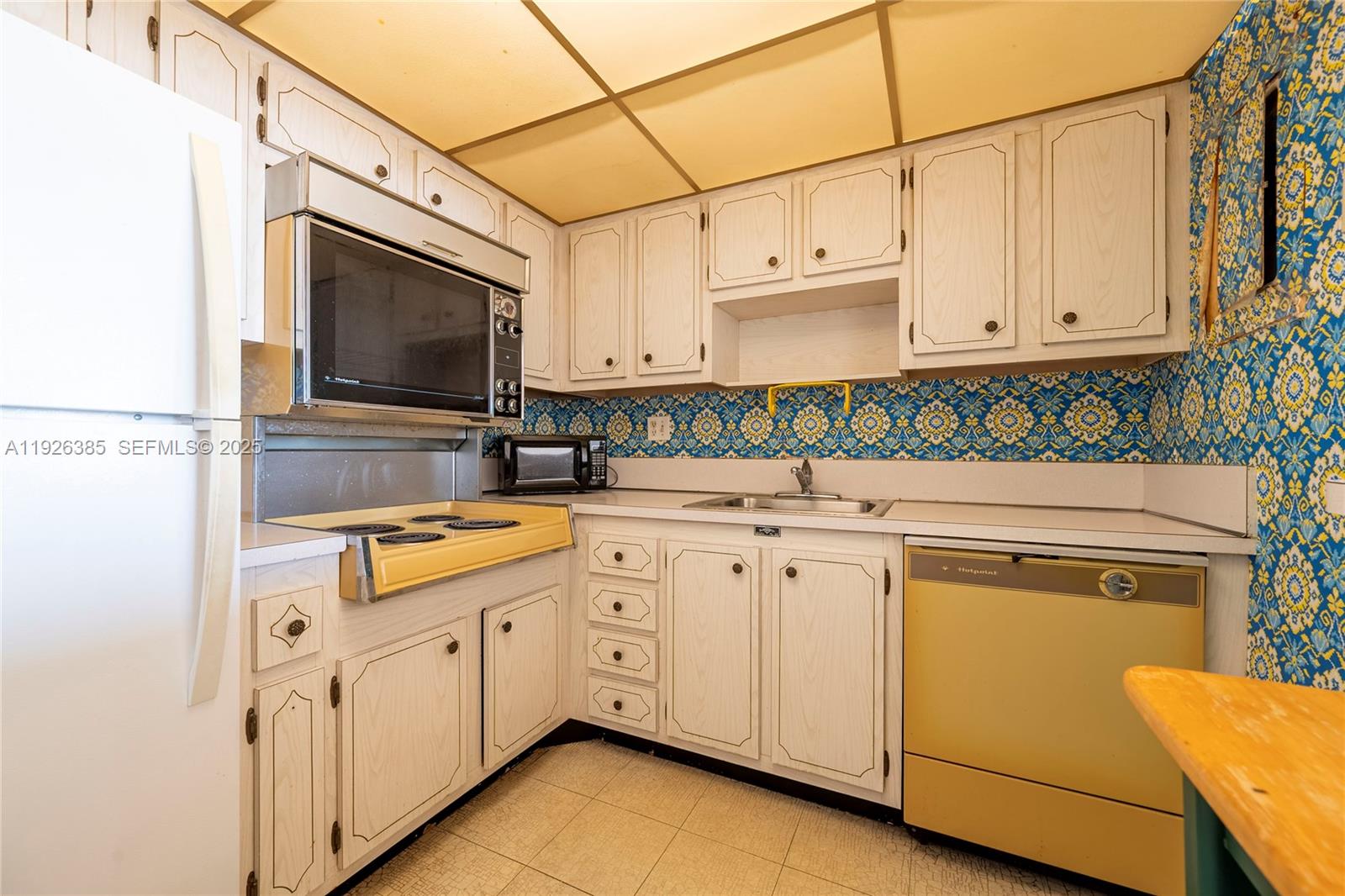 1465 NE 123rd St #PH9 North Miami, FL 33161