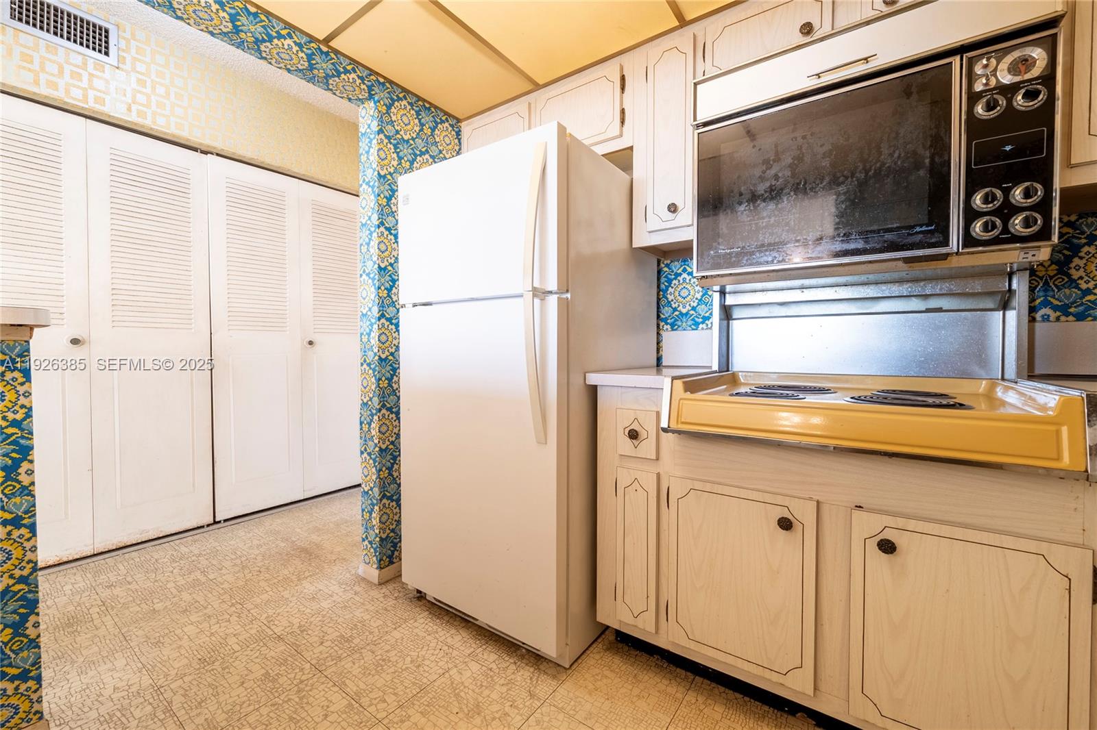 1465 NE 123rd St #PH9 North Miami, FL 33161