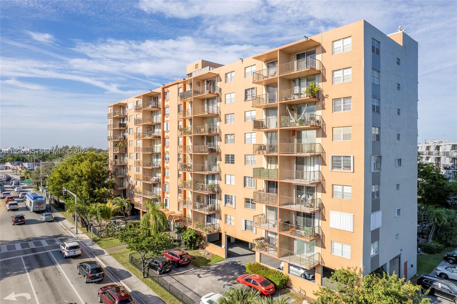 1465 NE 123rd St #PH9 North Miami, FL 33161