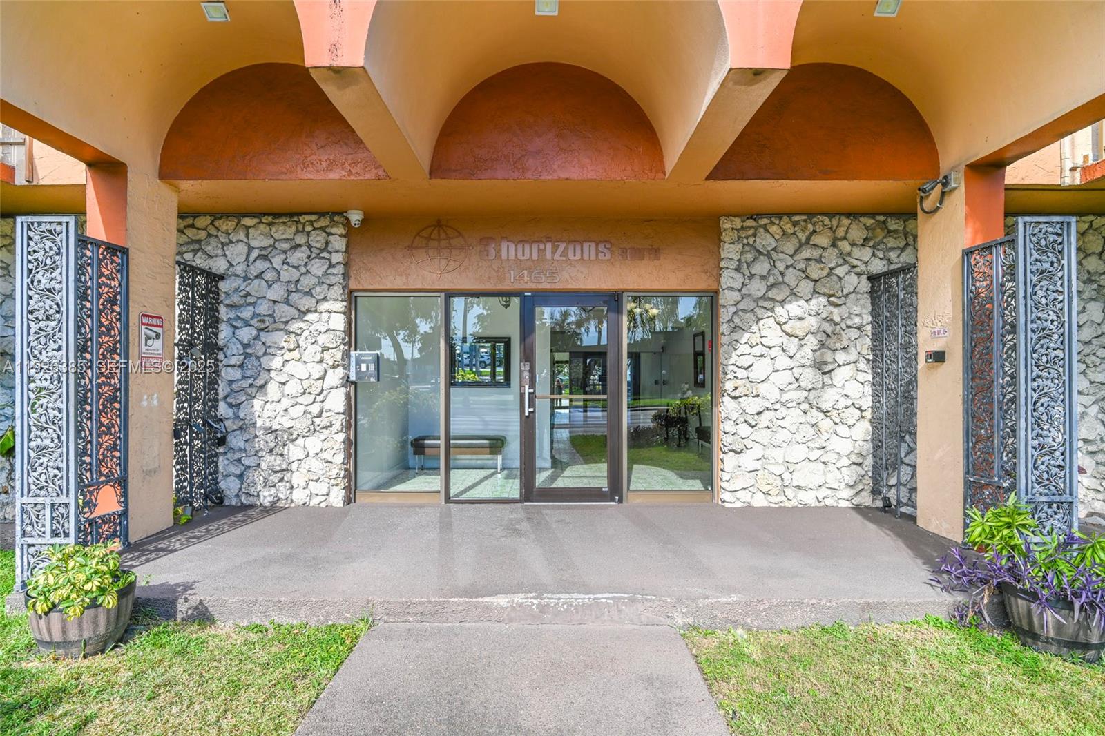 1465 NE 123rd St #PH9 North Miami, FL 33161