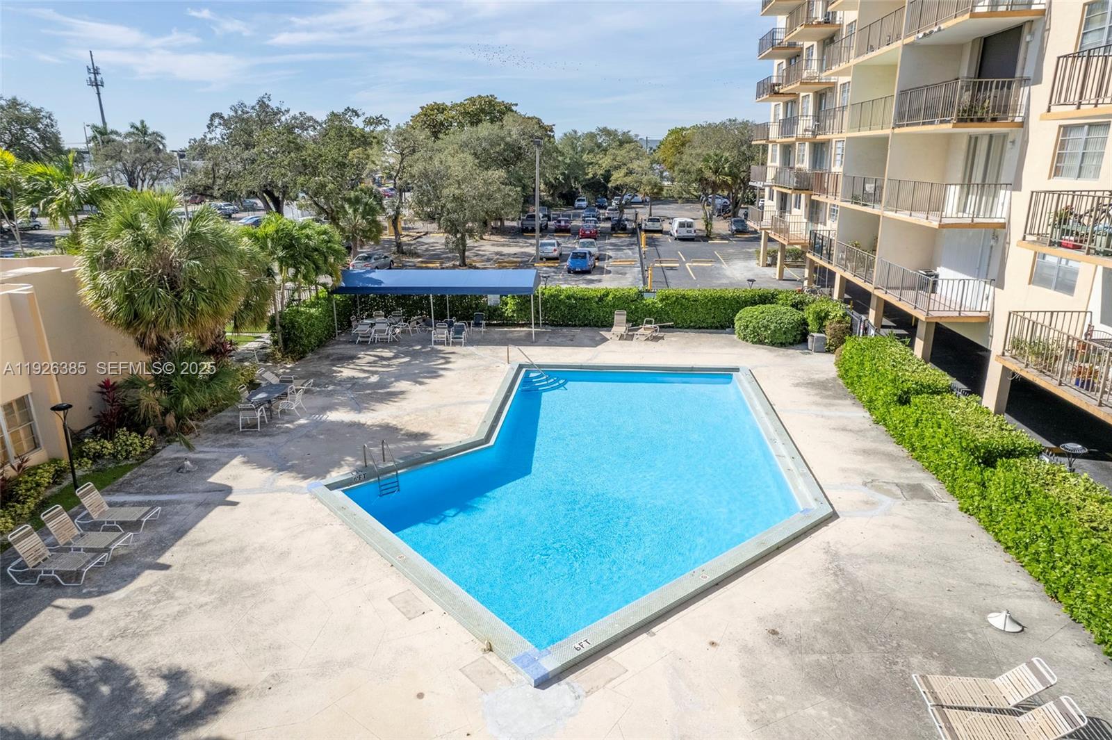 1465 NE 123rd St #PH9 North Miami, FL 33161