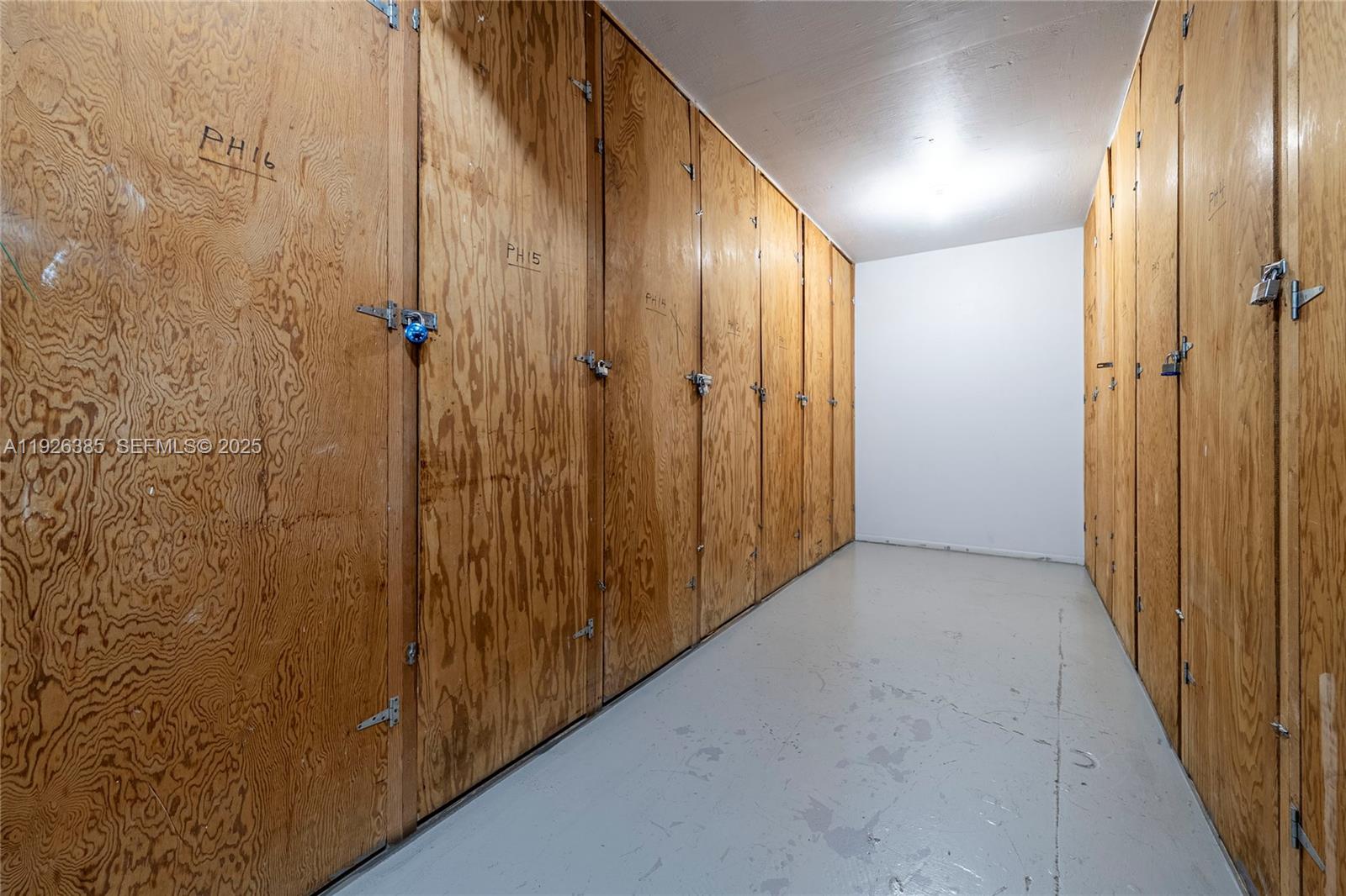 1465 NE 123rd St #PH9 North Miami, FL 33161