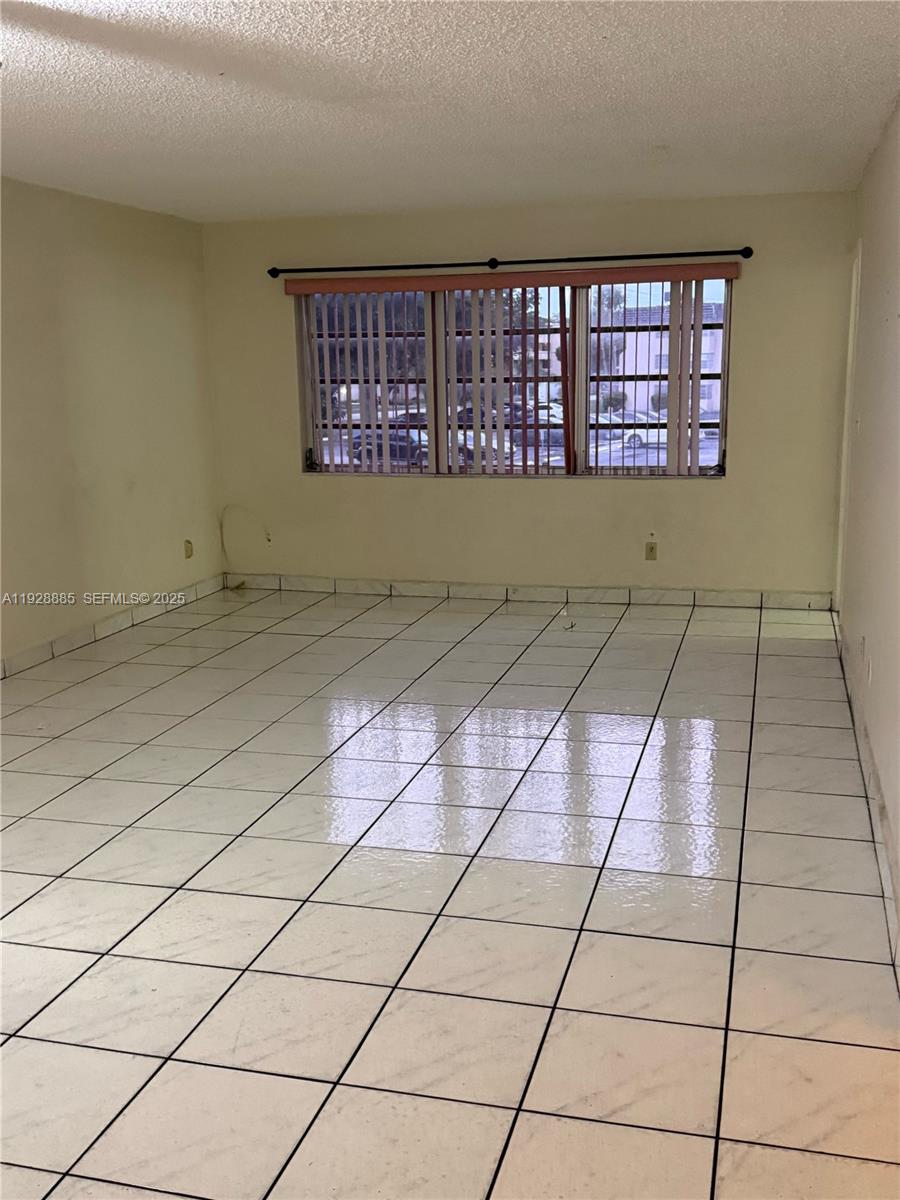 1400 NE 191st St #222