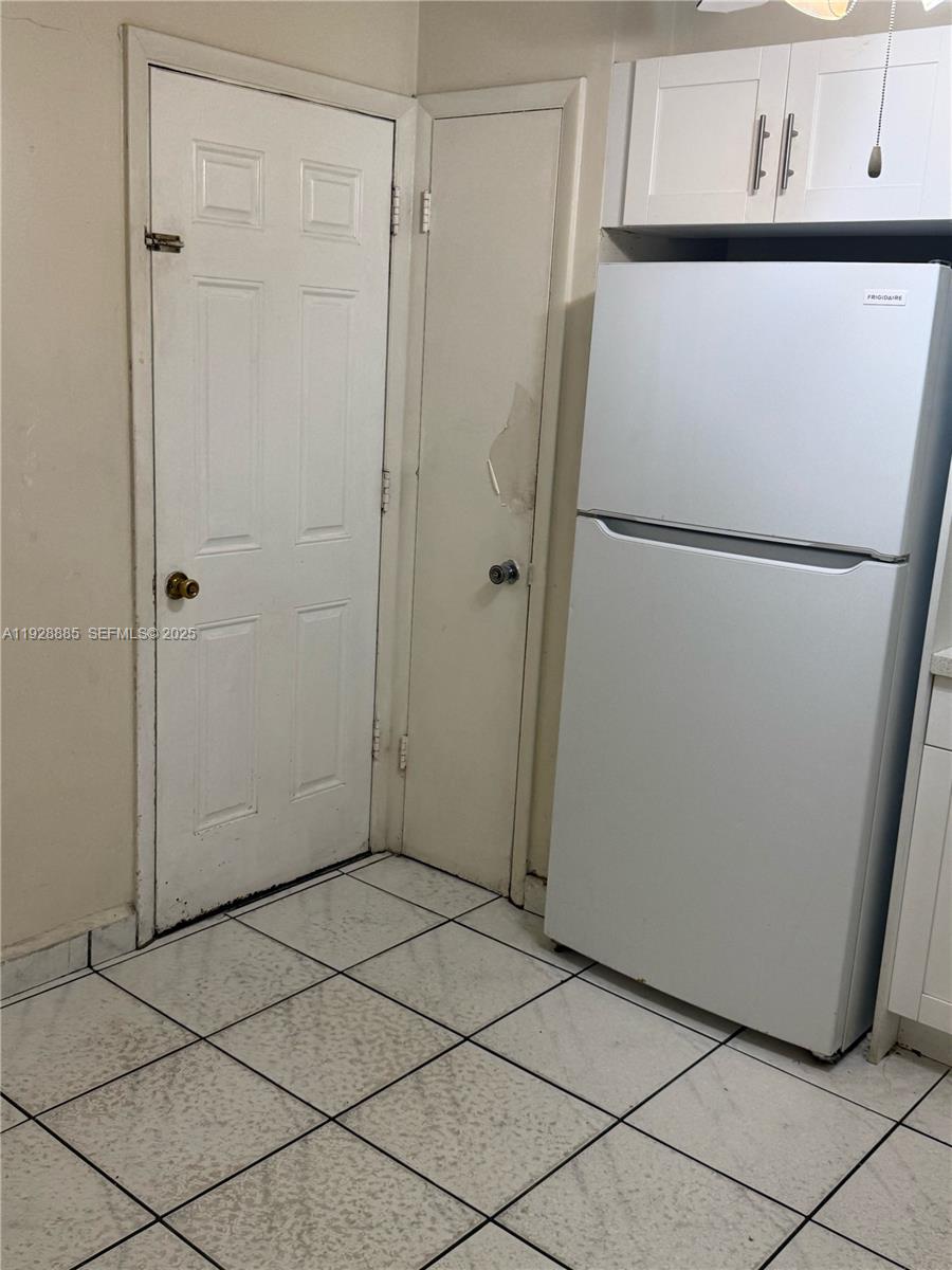 1400 NE 191st St #222 Miami, FL 33179