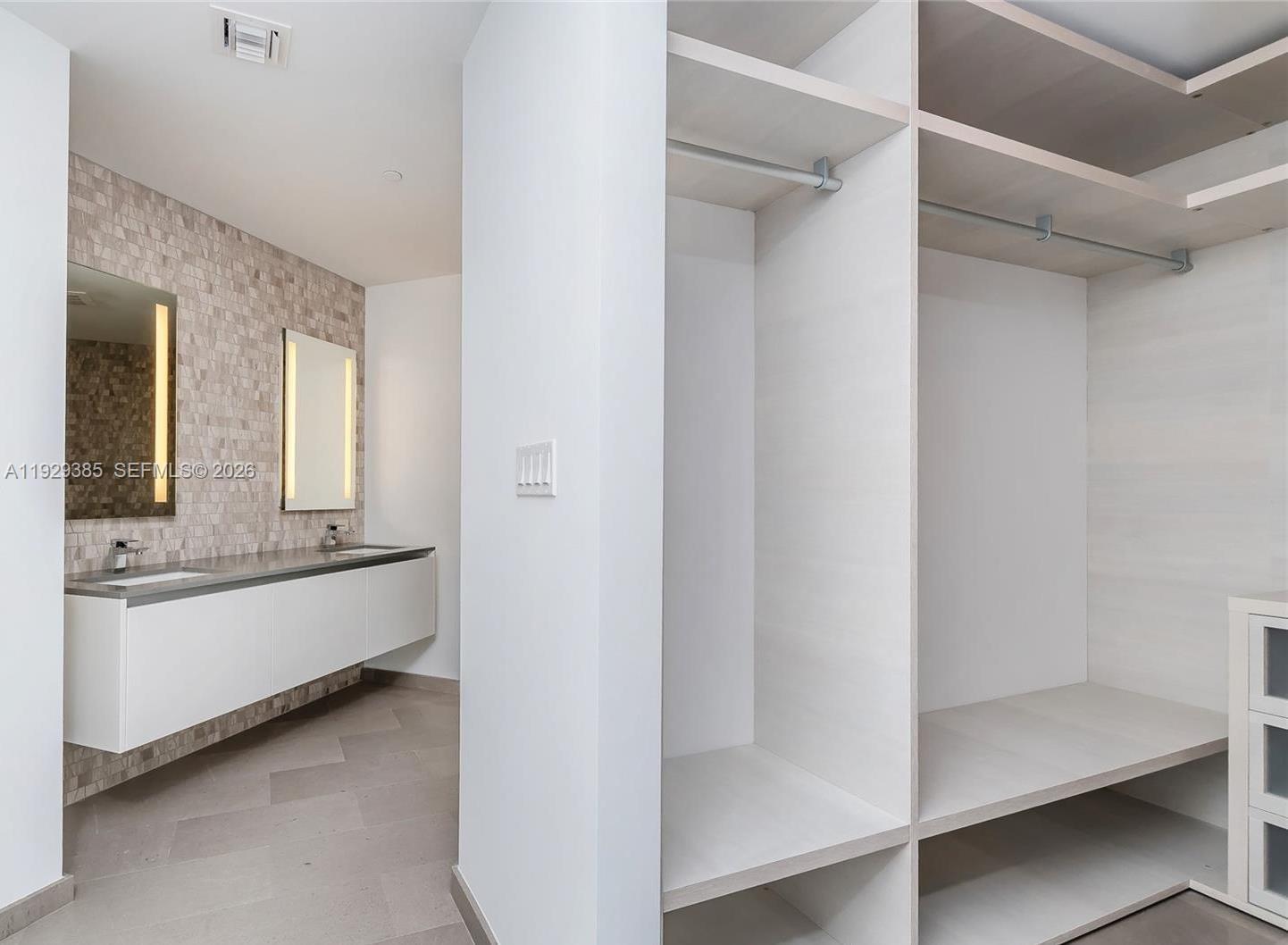 88 SW 7th St #2501 Miami, FL 33130