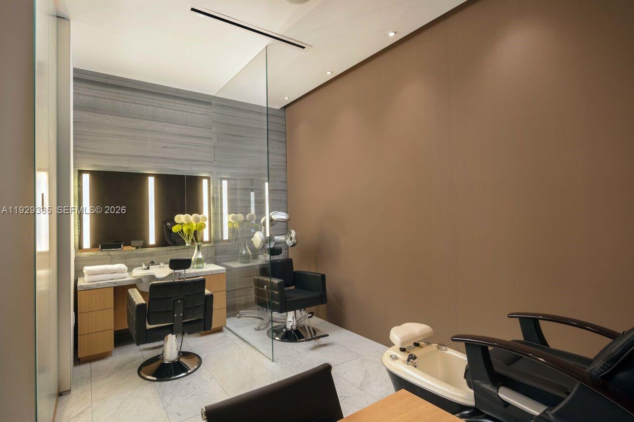 88 SW 7th St #2501 Miami, FL 33130