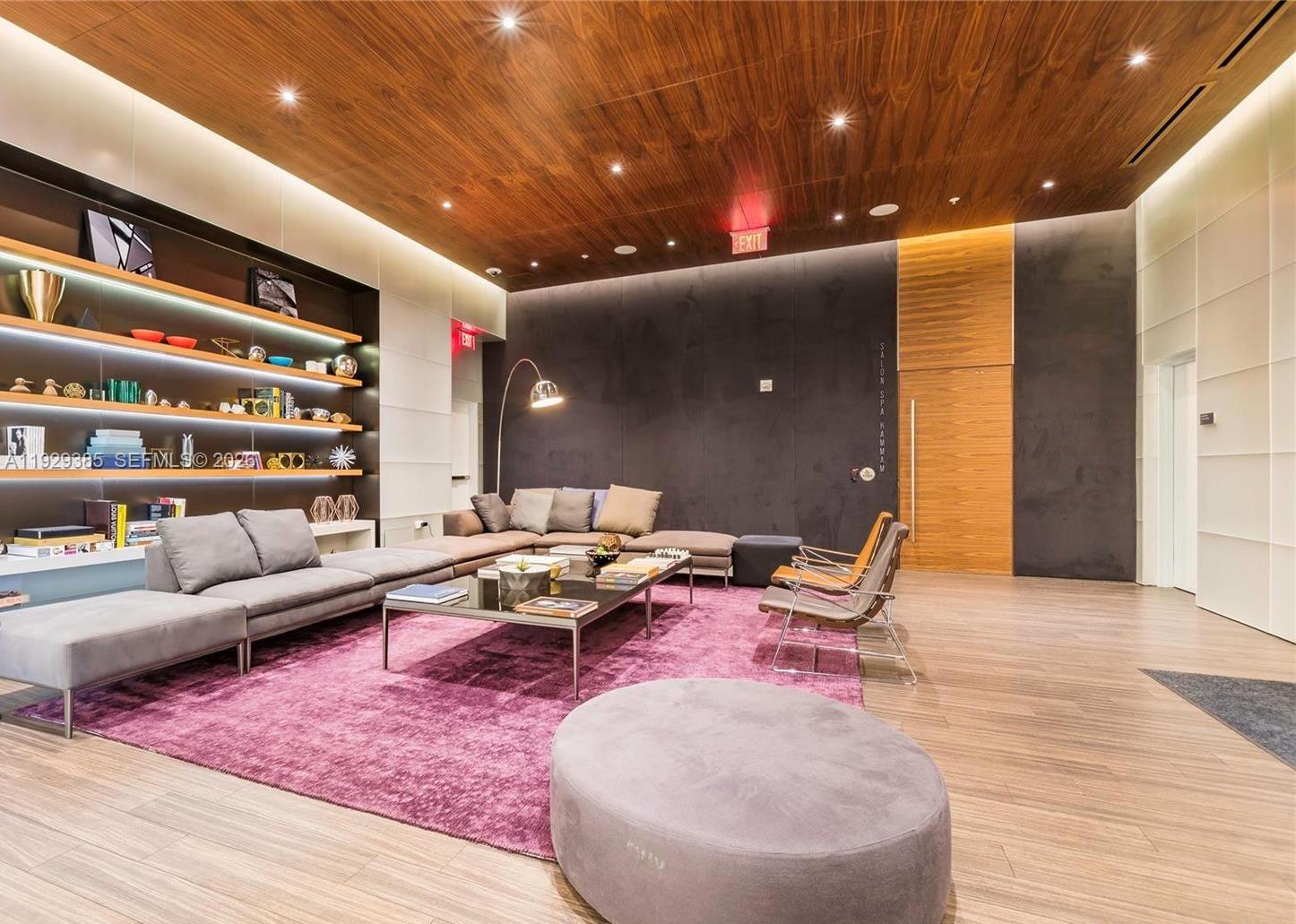 88 SW 7th St #2501 Miami, FL 33130