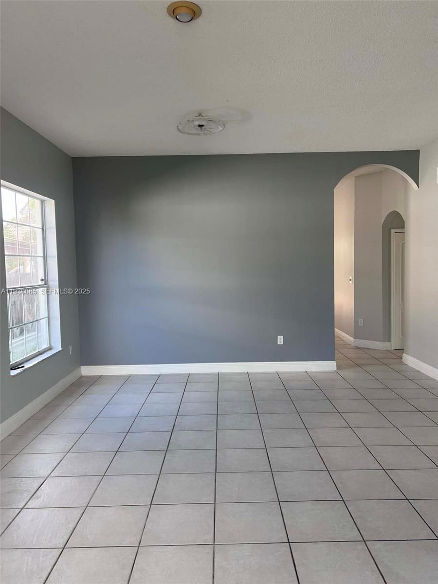 883 SW 142nd Pl Miami, FL 33184