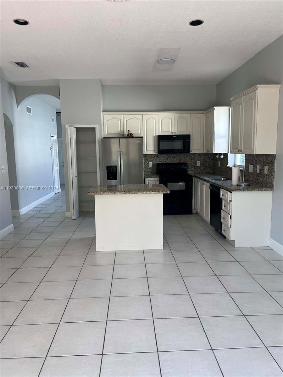 883 SW 142nd Pl Miami, FL 33184