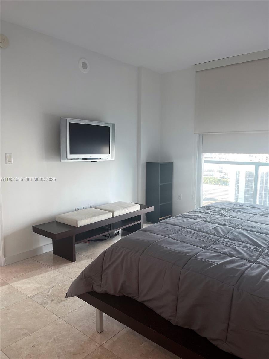 image 500 Brickell East16